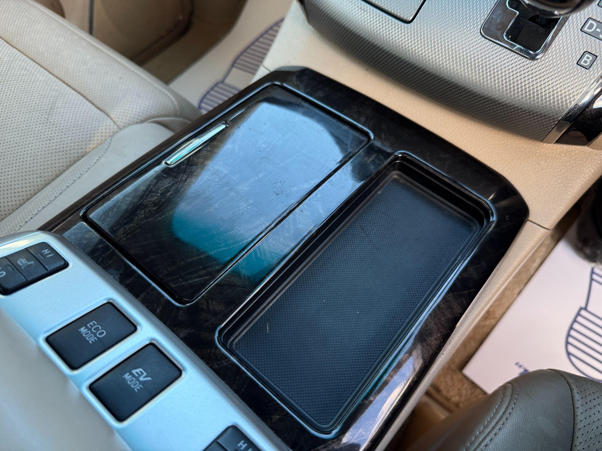 Toyota Alphard - Image 68