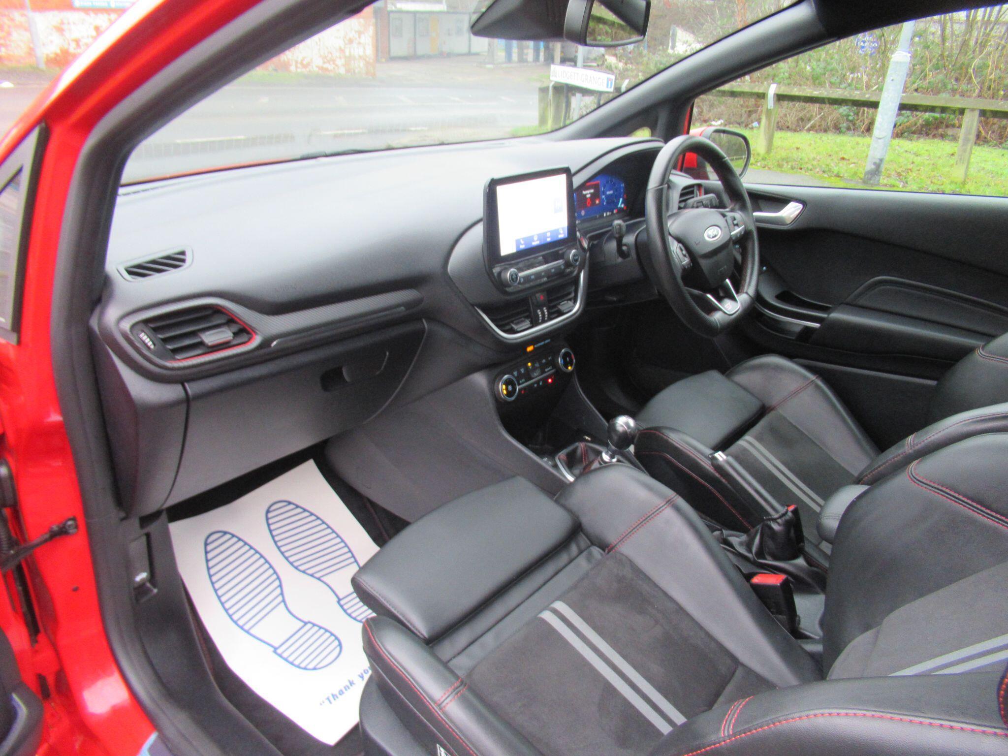 Ford Fiesta - Image 14