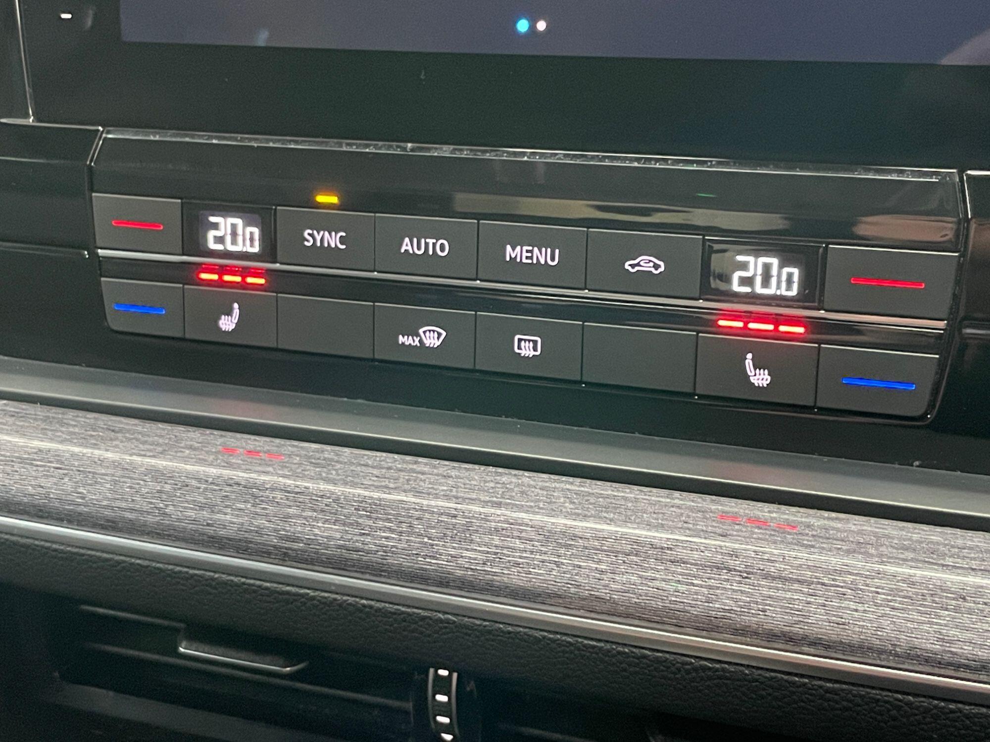 Volkswagen Touareg - Image 46