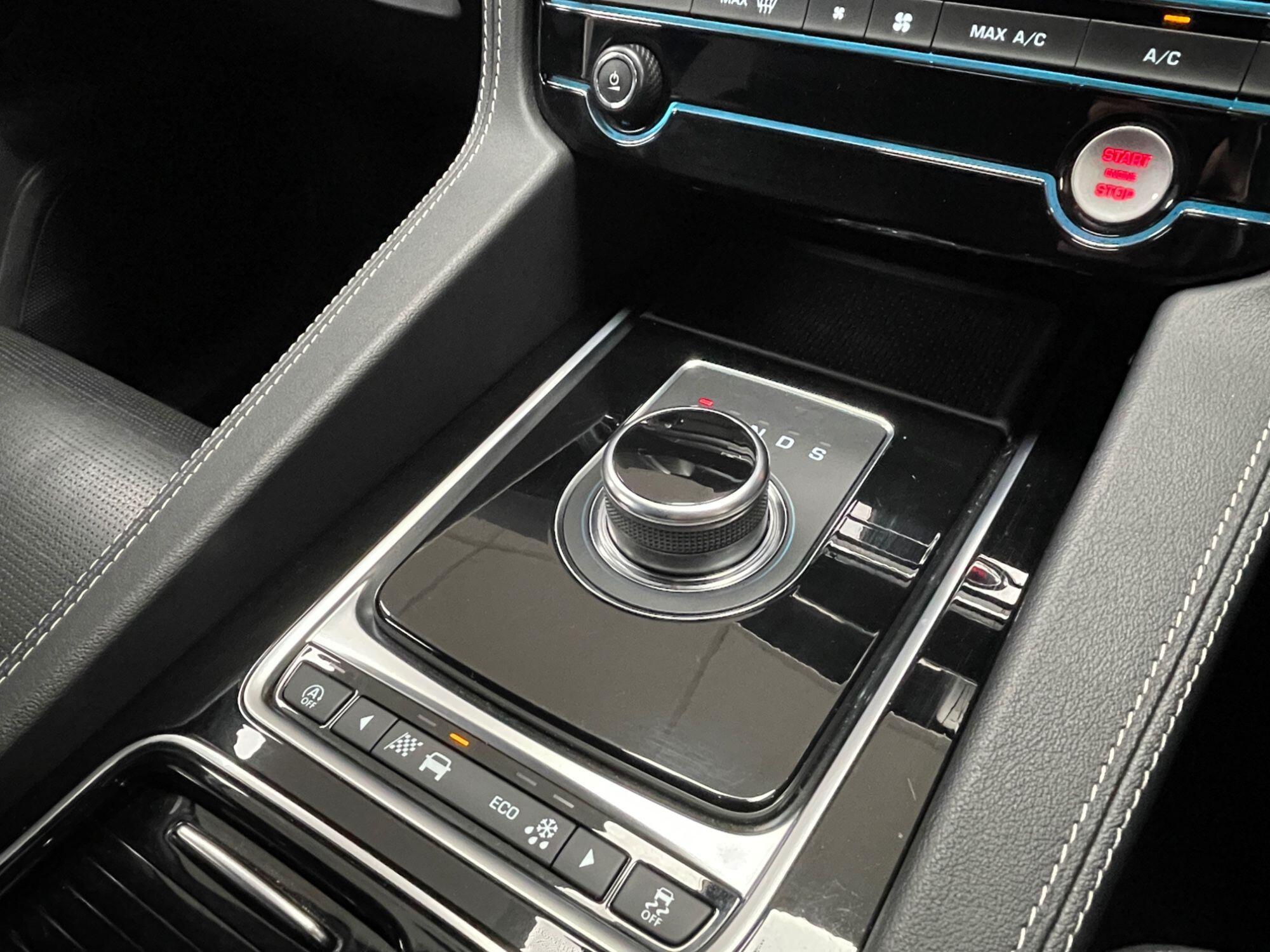 Jaguar F-Pace - Image 45