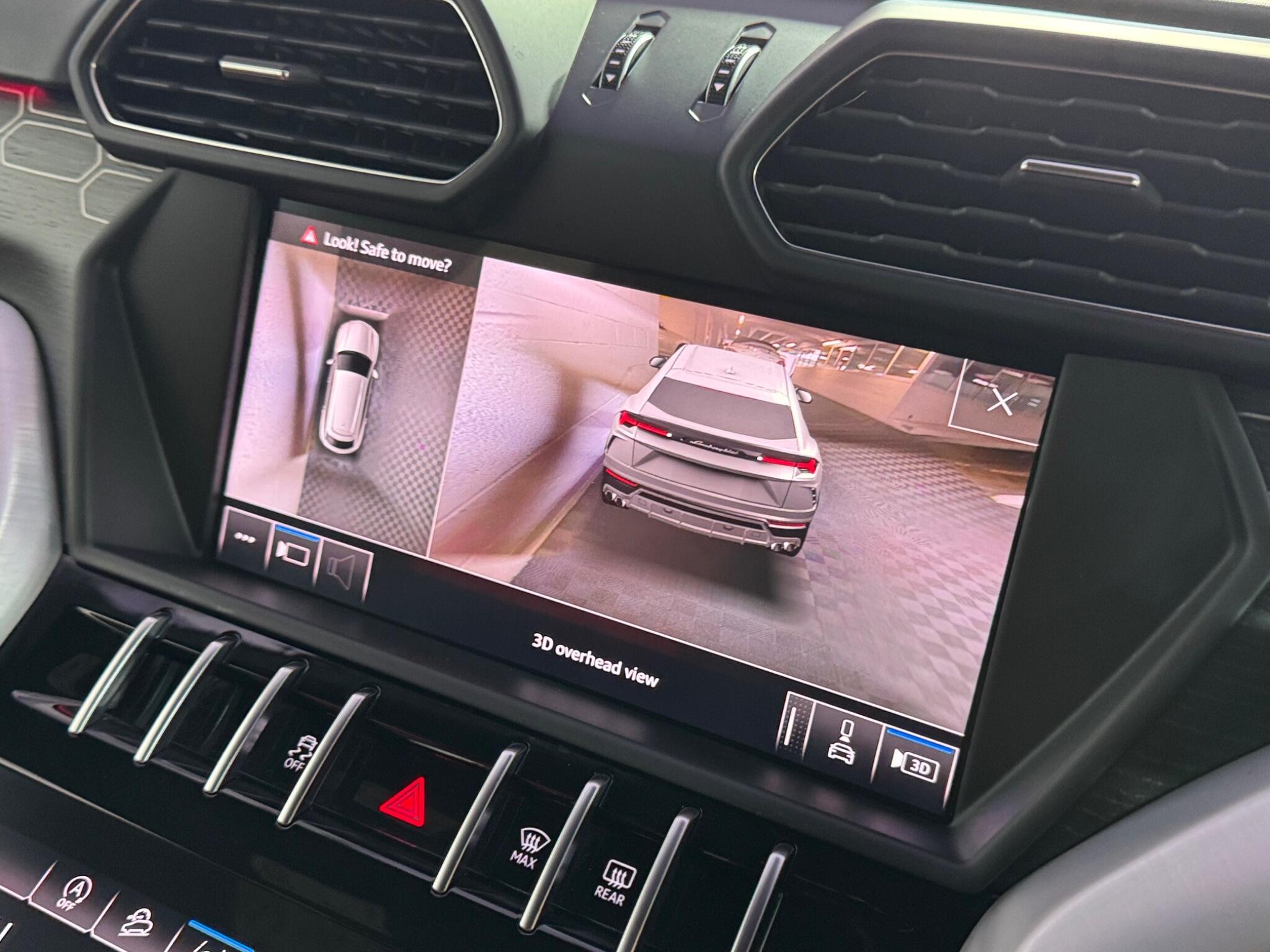 Lamborghini Urus - Image 12