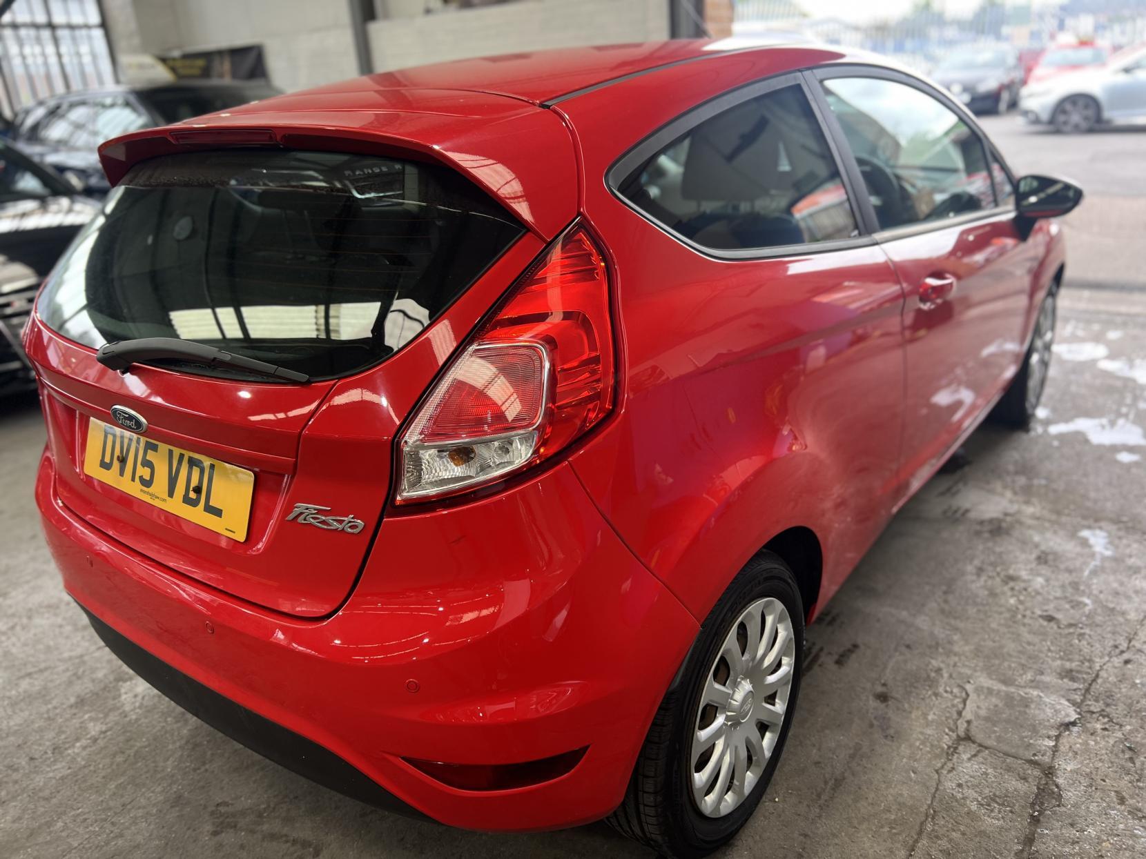 Ford Fiesta - Image 9