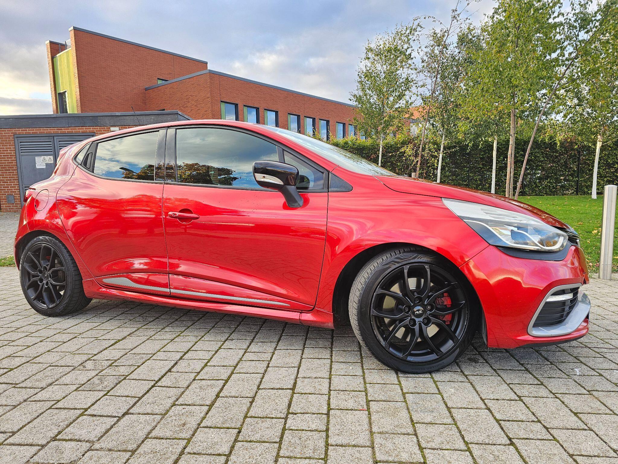 Renault Clio - Image 13