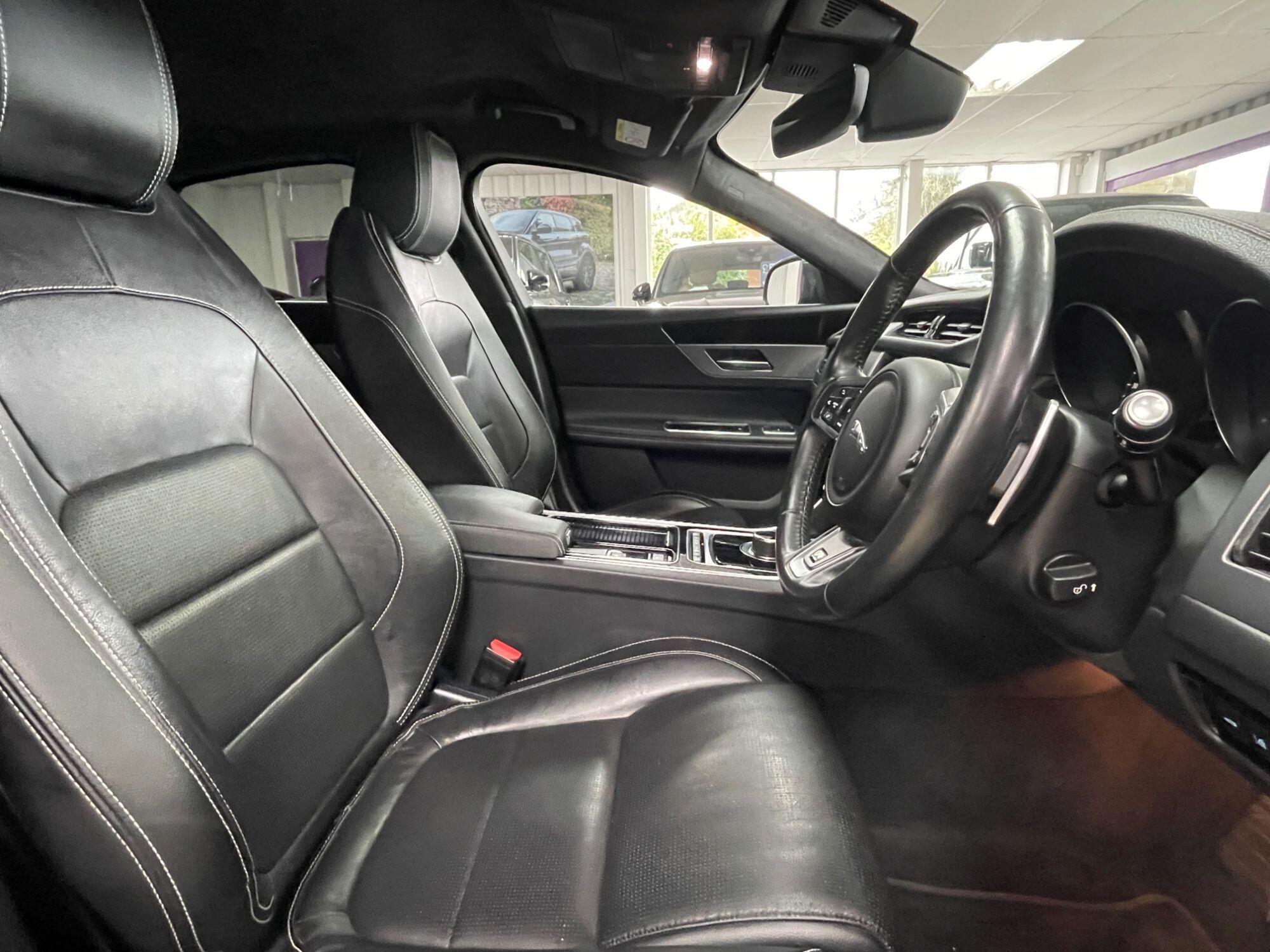 Jaguar XF - Image 23