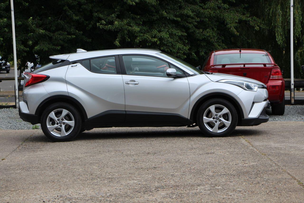 Toyota C-Hr - Image 2