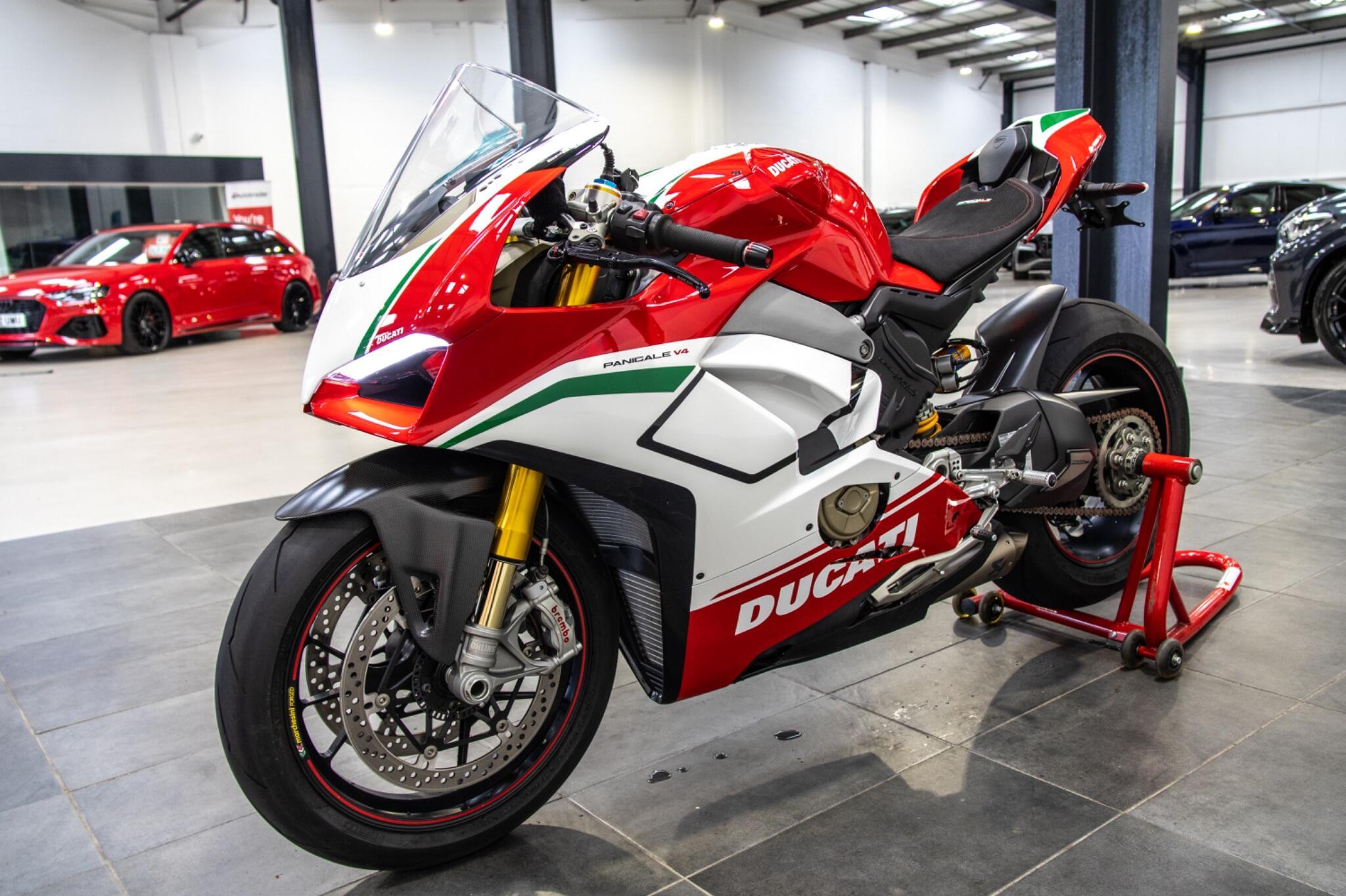 Ducati PANIGALE V4 - Image 9