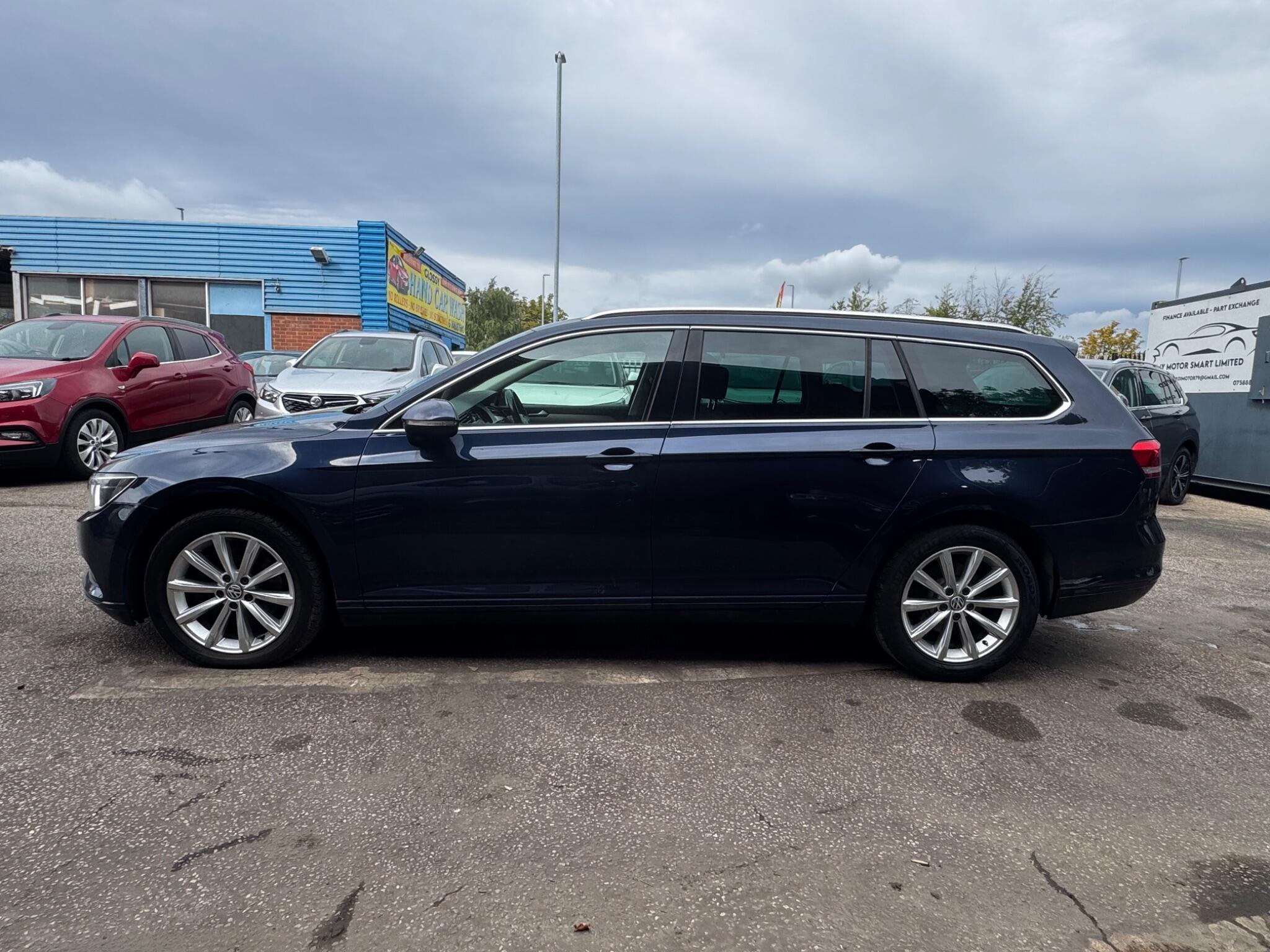 Volkswagen Passat - Image 5