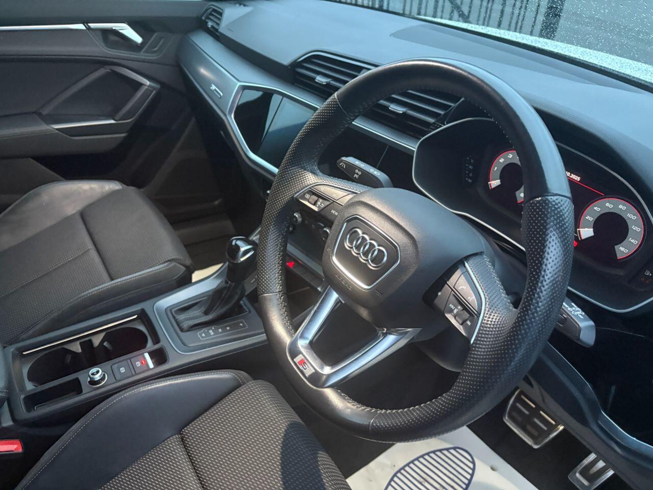 Audi Q3 - Image 23