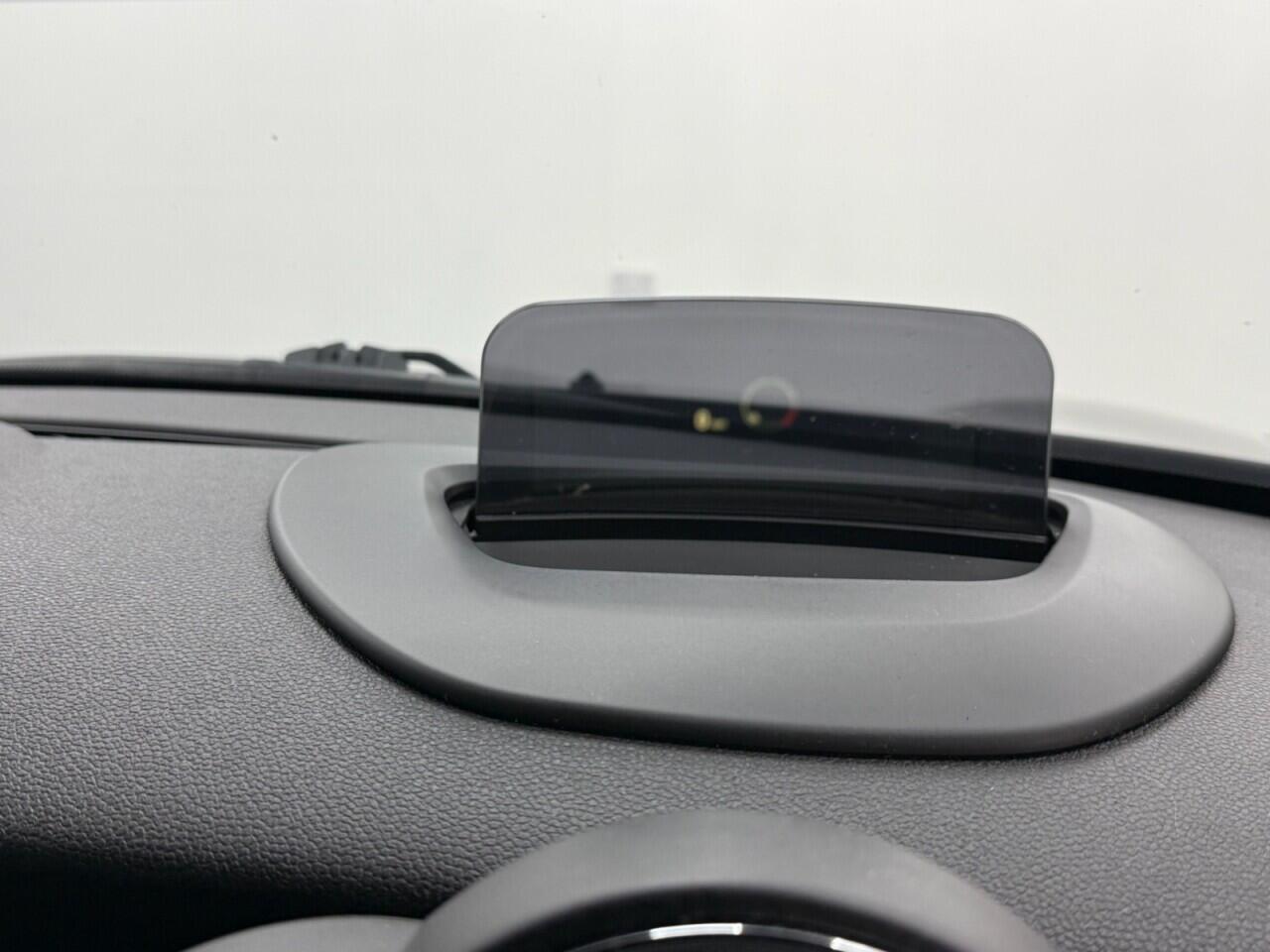 MINI Hatch - Image 16