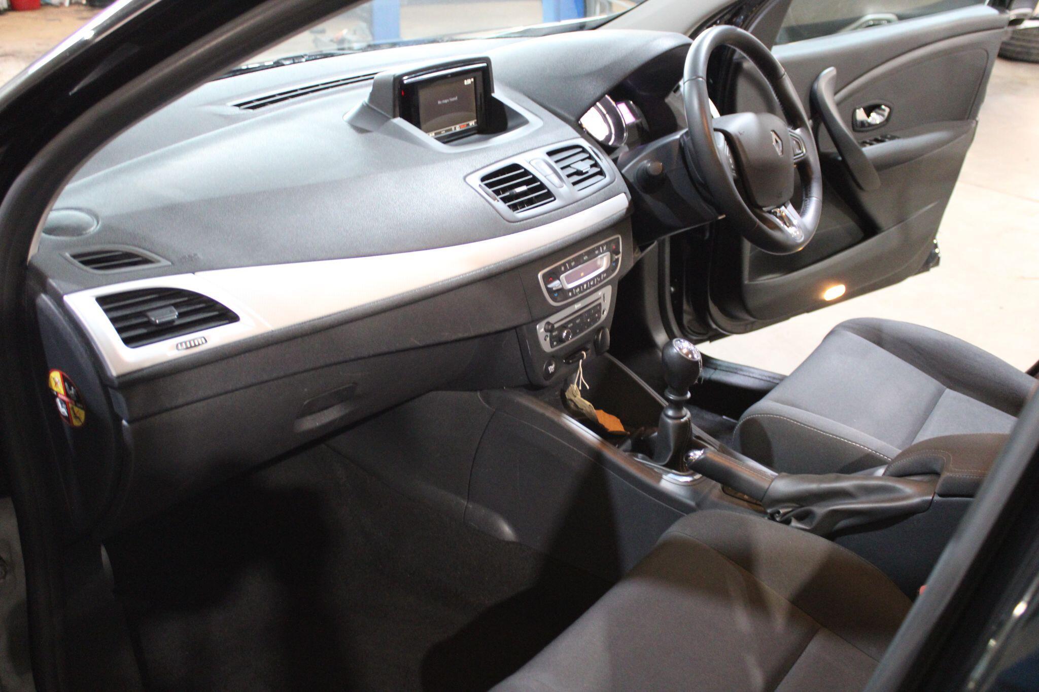Renault Megane - Image 17