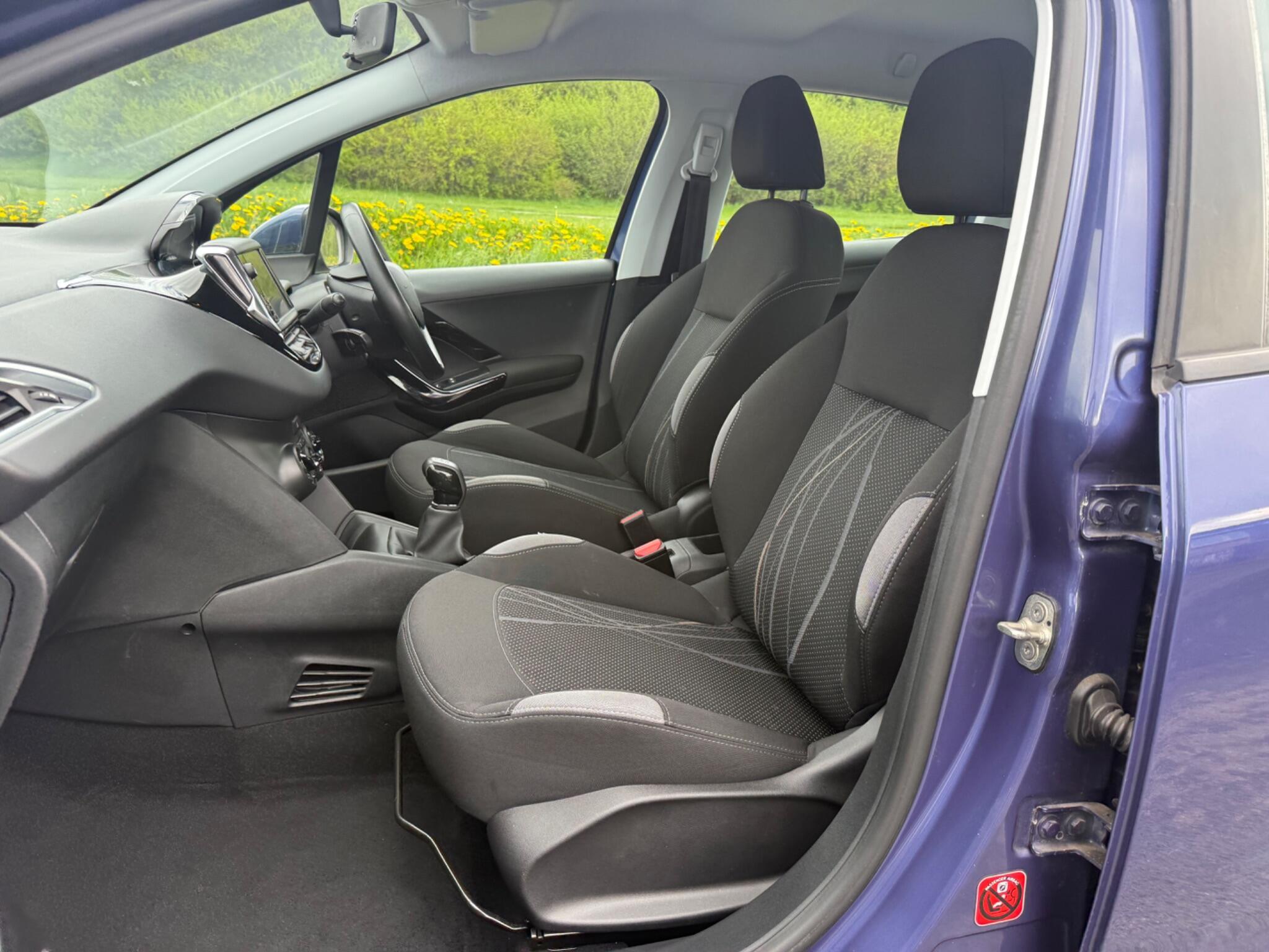 Peugeot 208 - Image 8