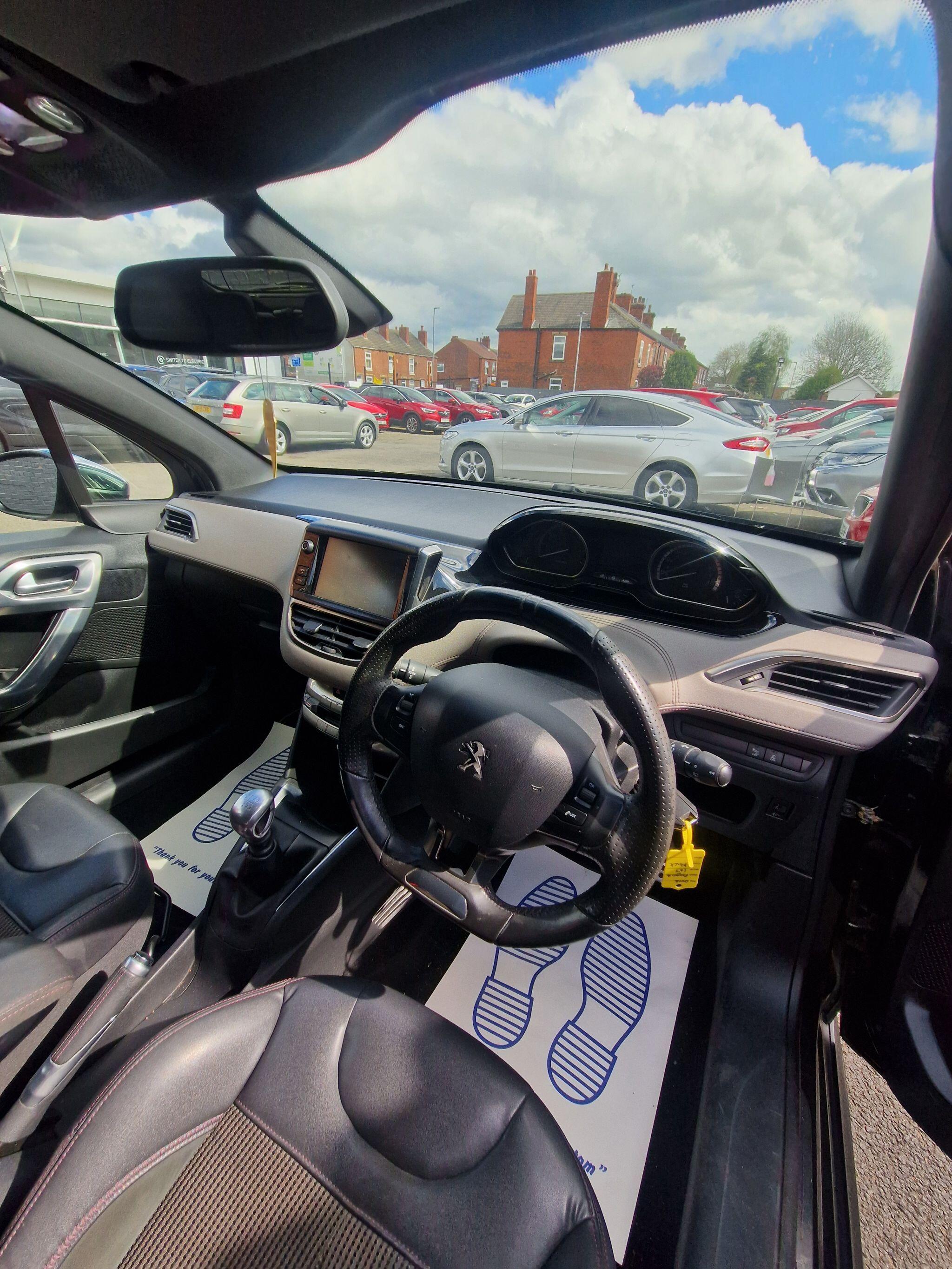 Peugeot 208 - Image 30