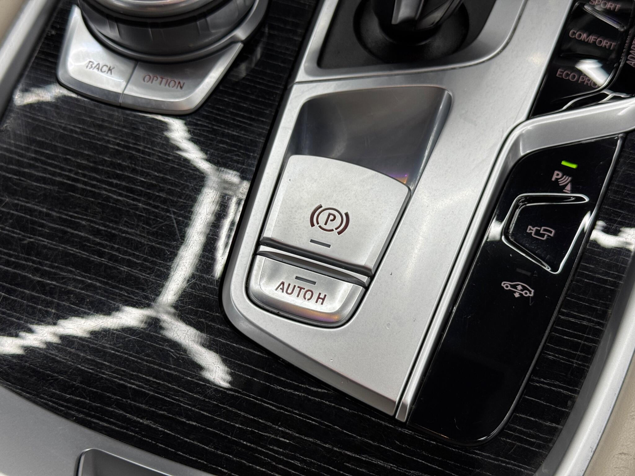 BMW 7 Series - Image 27