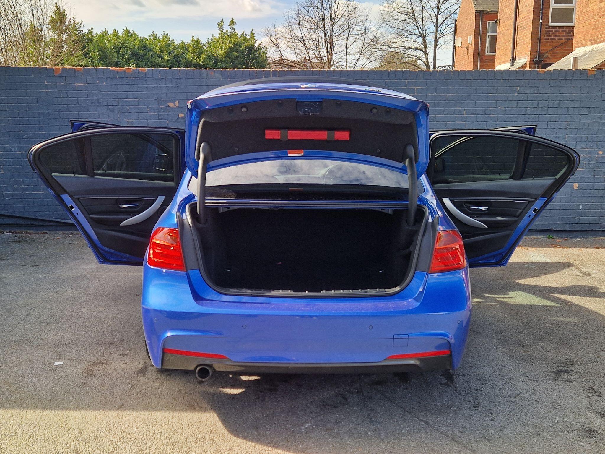 BMW 3 Series - Image 12