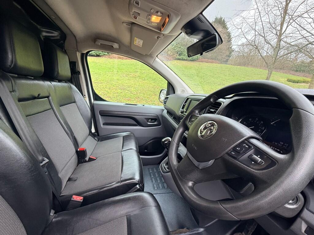 Vauxhall Vivaro - Image 19