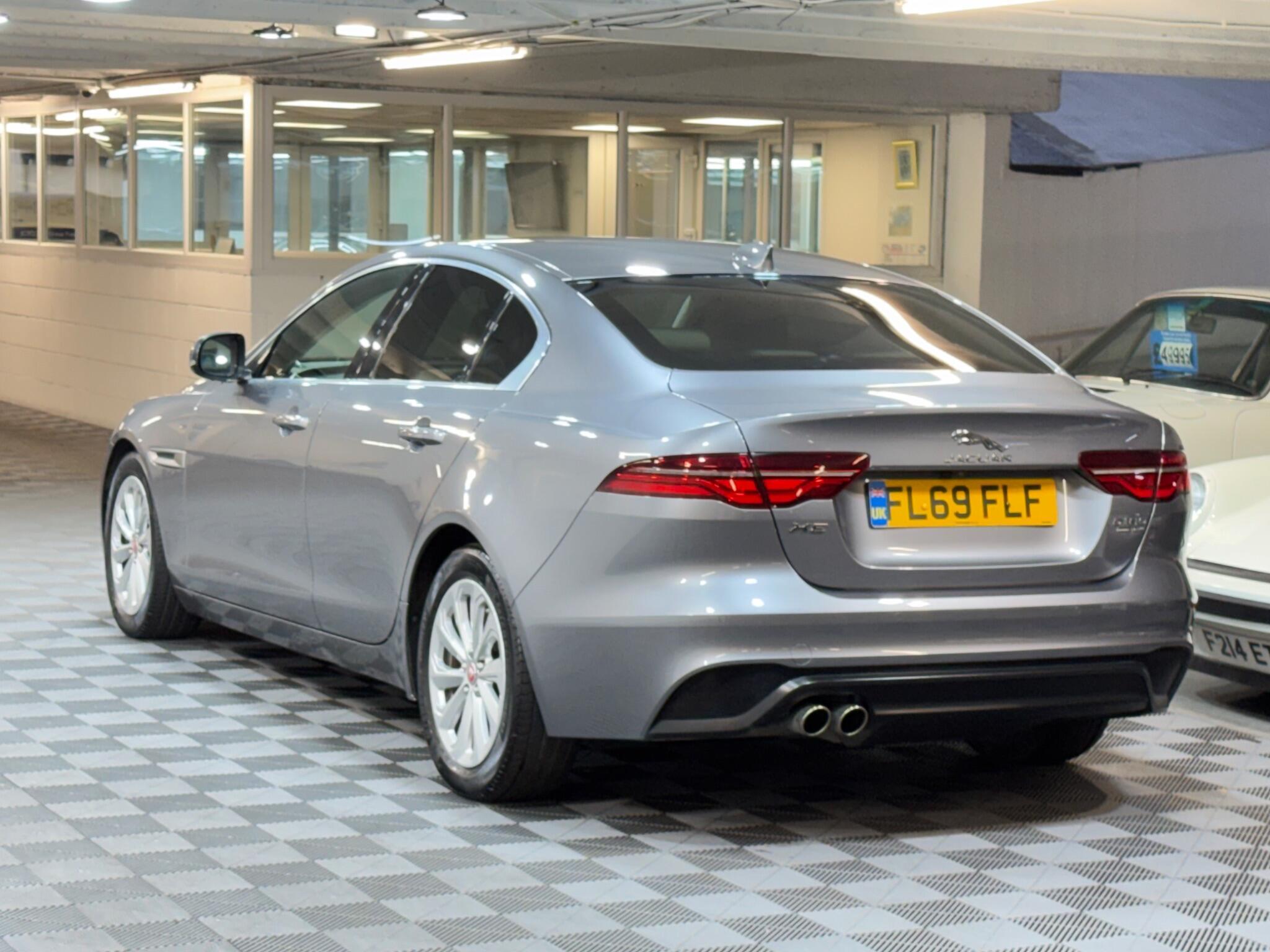 Jaguar XE - Image 3