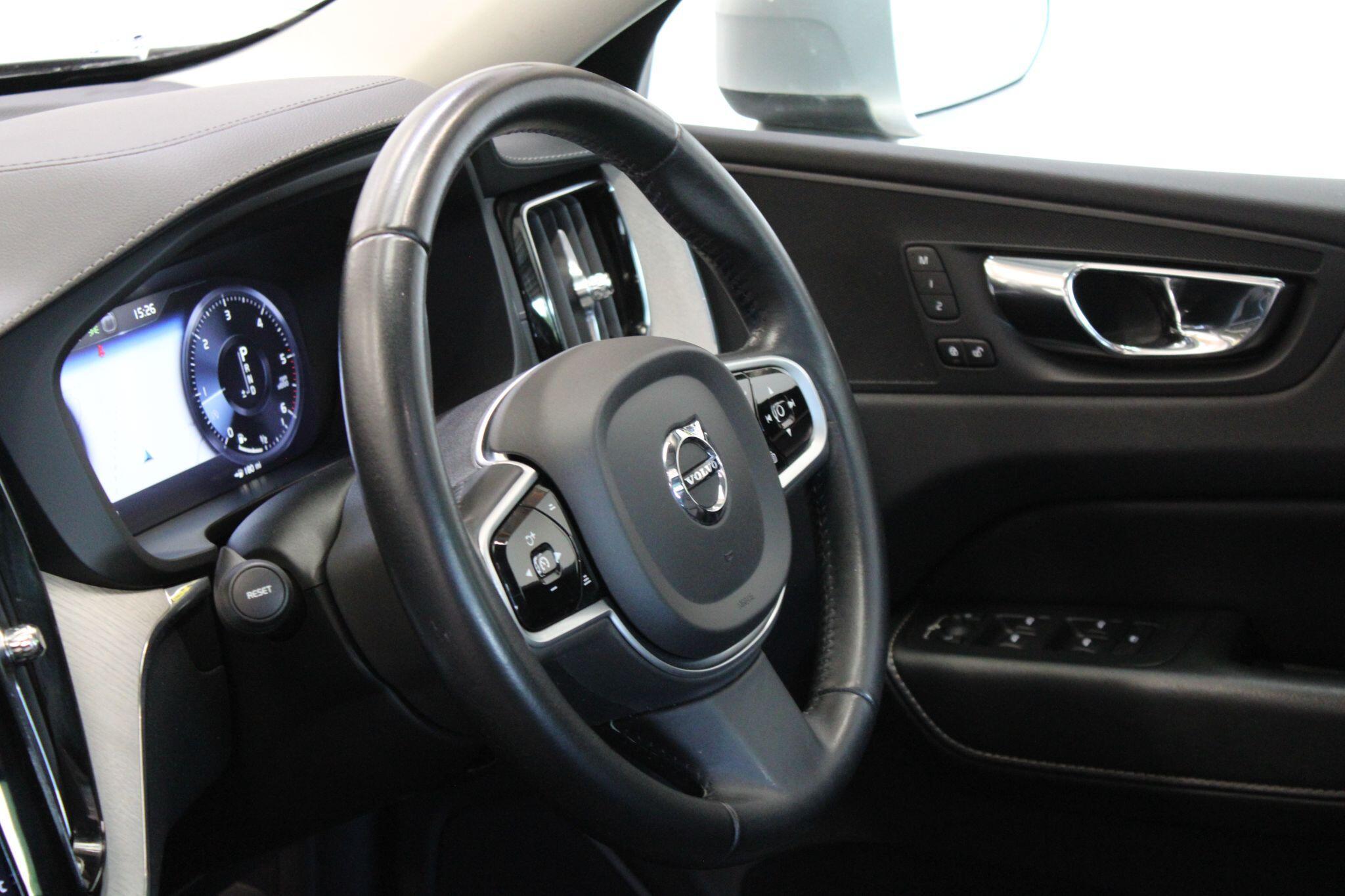 Volvo XC60 - Image 36