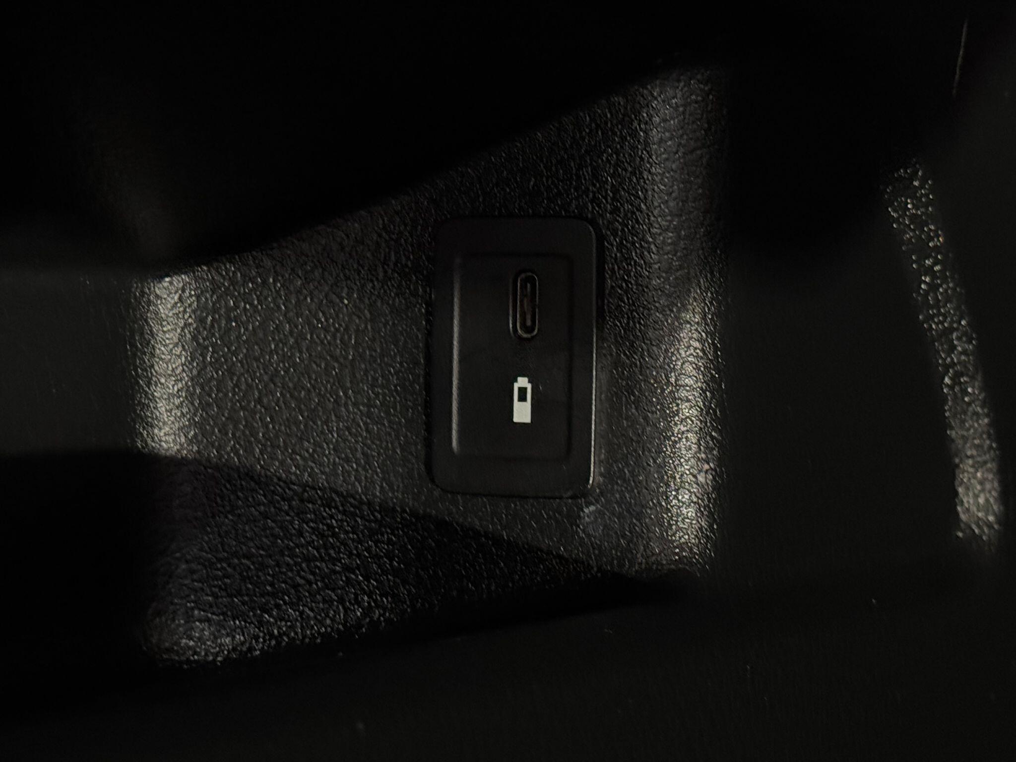Mercedes Glb - Image 15