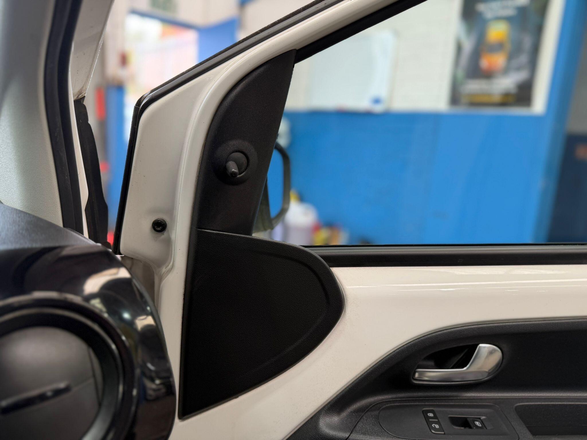 Volkswagen up! - Image 23