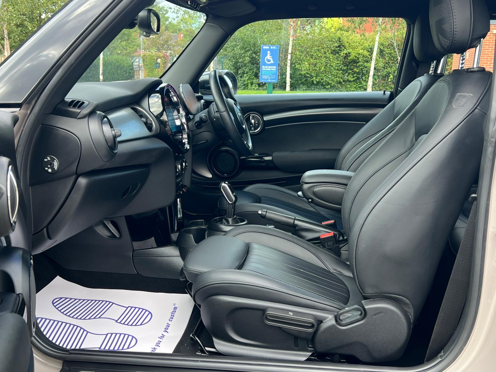 MINI Hatch - Image 11