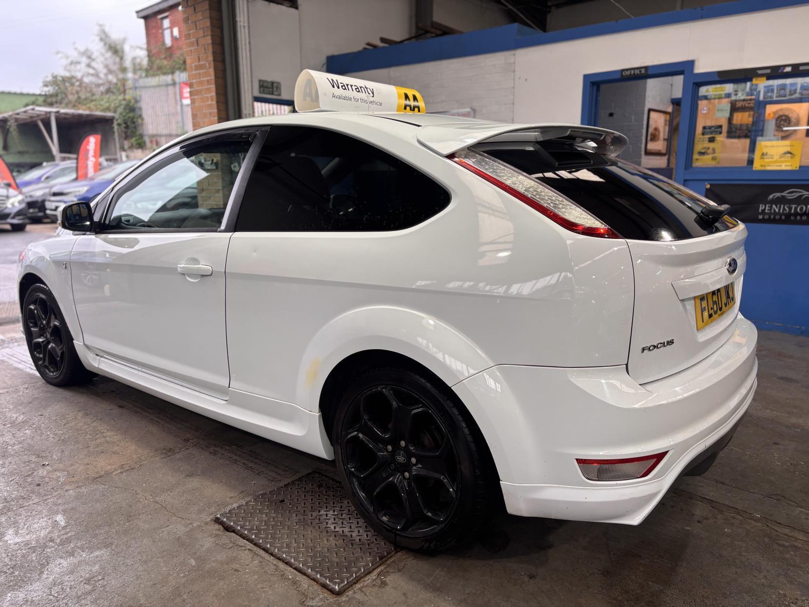 Ford Focus - Image 10