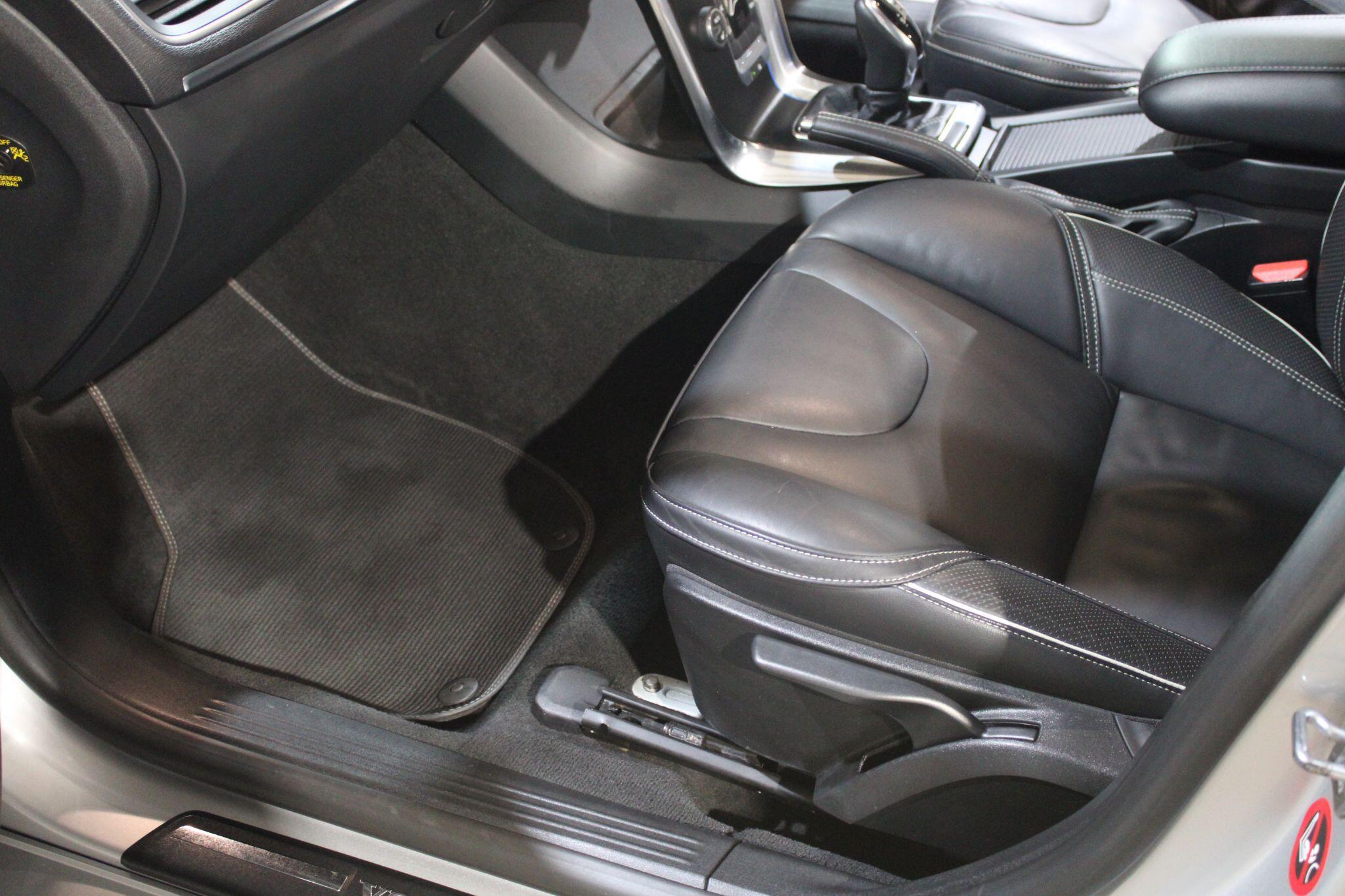 Volvo V40 - Image 23