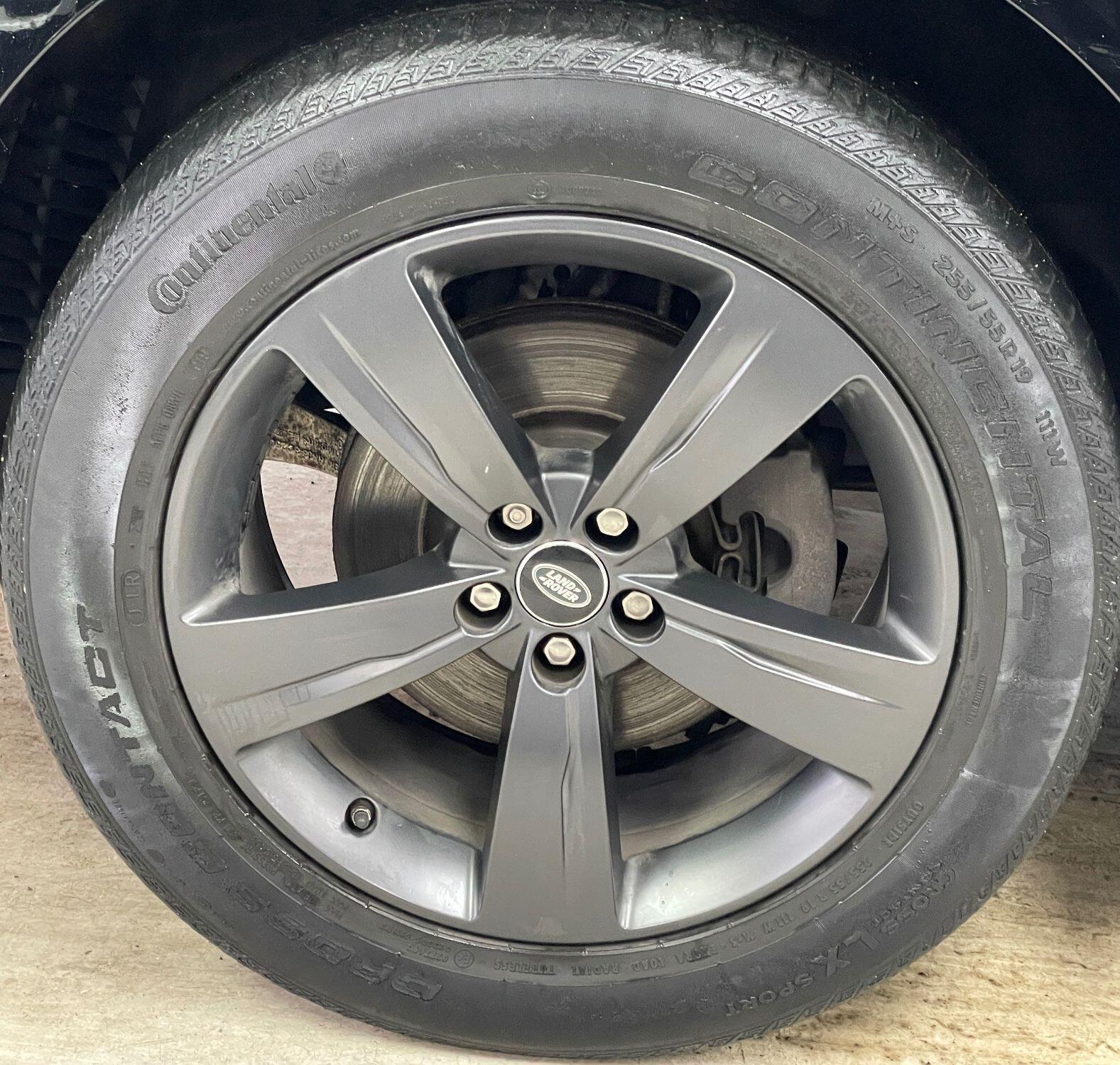 Land Rover Range Rover Velar - Image 17