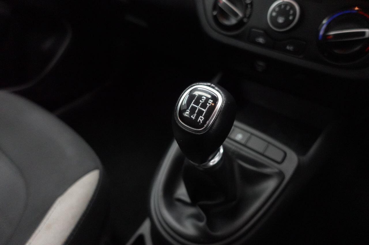 Hyundai i10 - Image 18