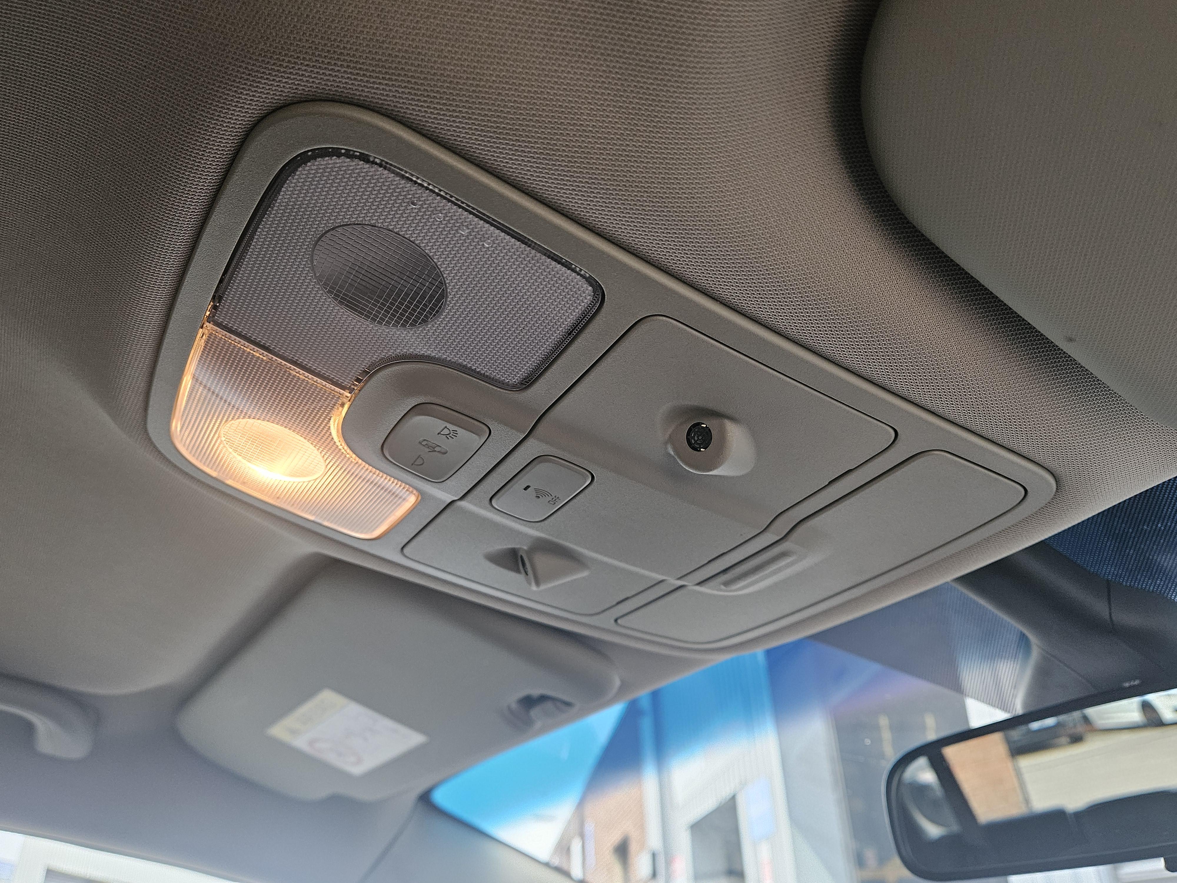 Kia Carens - Image 44