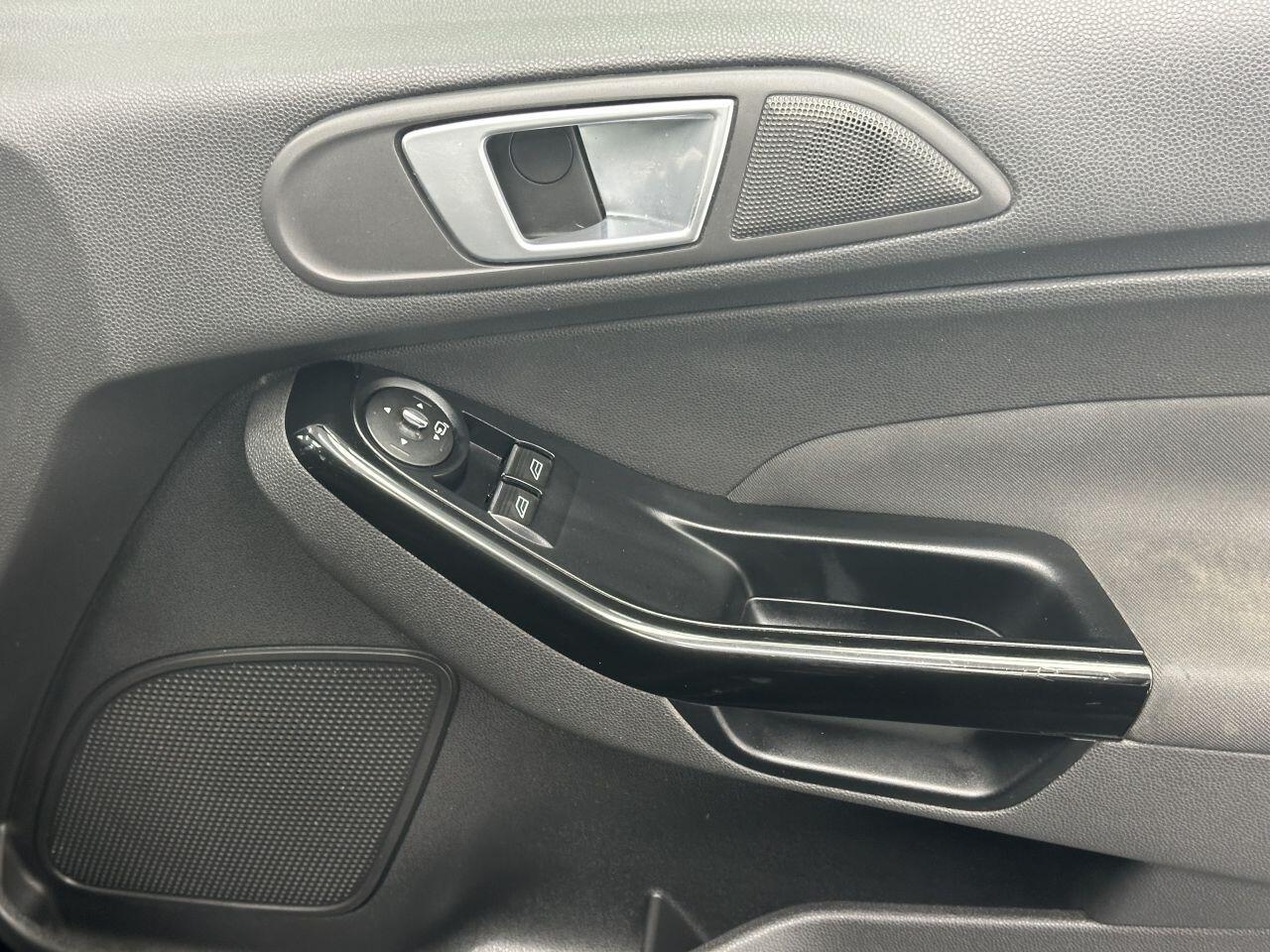 Ford Fiesta - Image 18