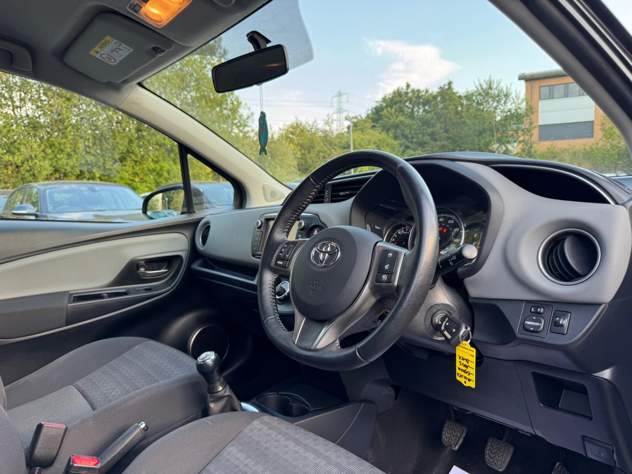 Toyota Yaris - Image 19