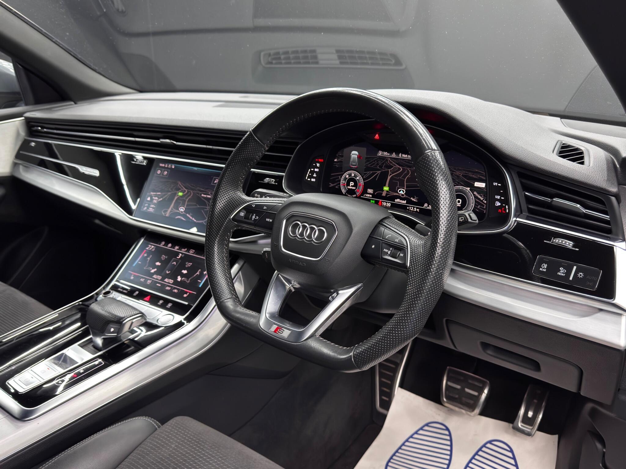 Audi Q8 - Image 9