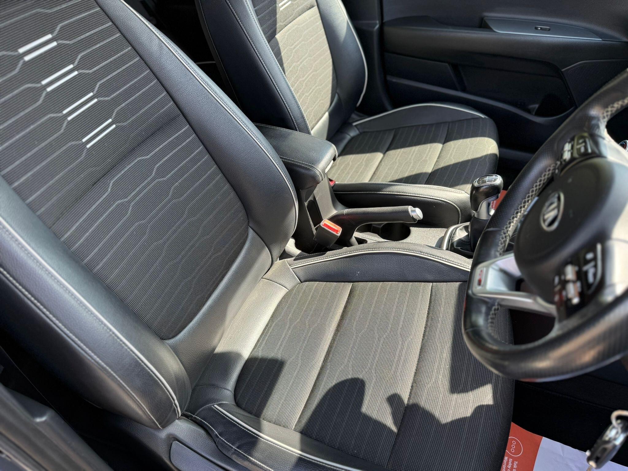 Kia Stonic - Image 24