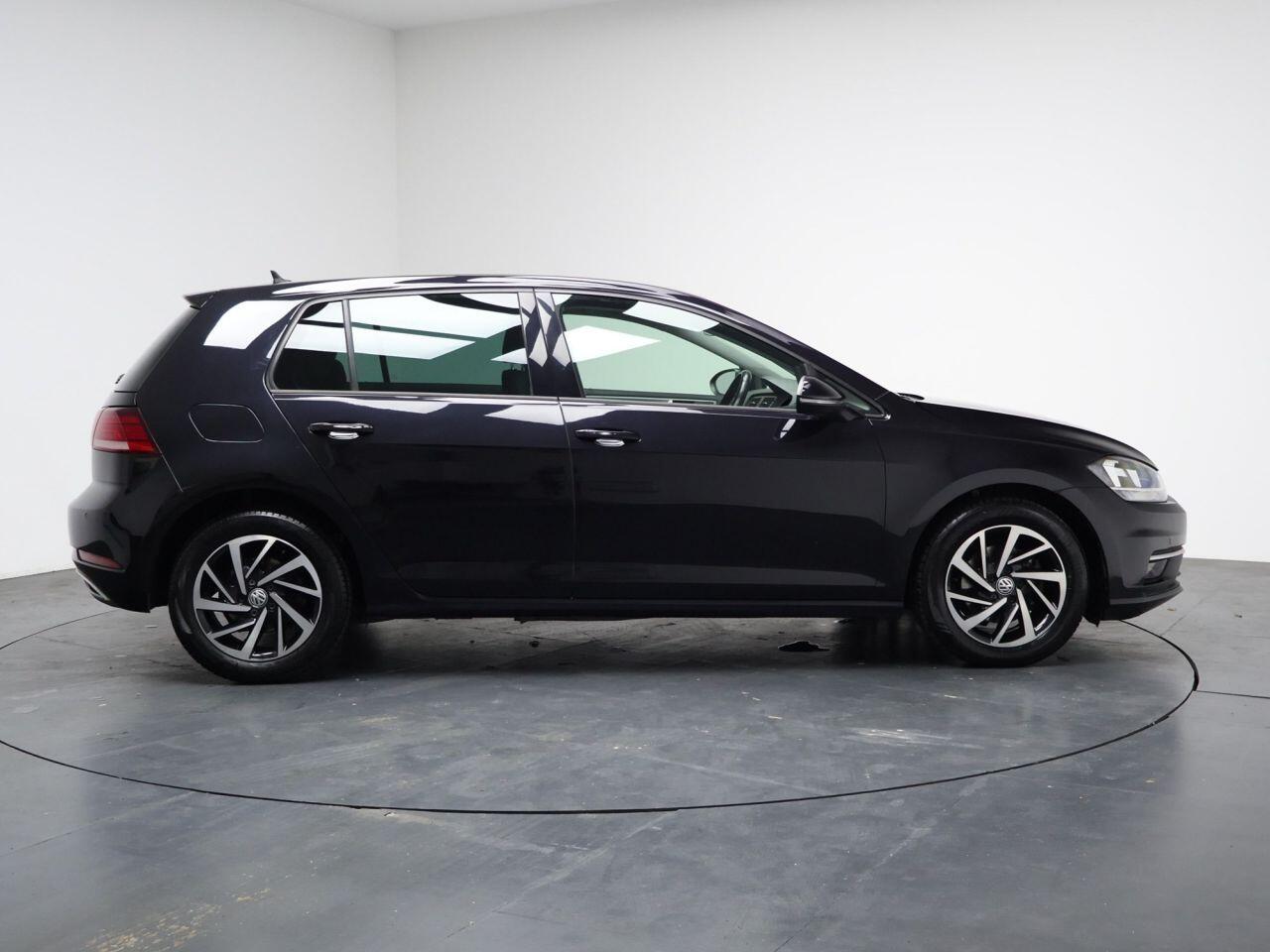 Volkswagen Golf - Image 14