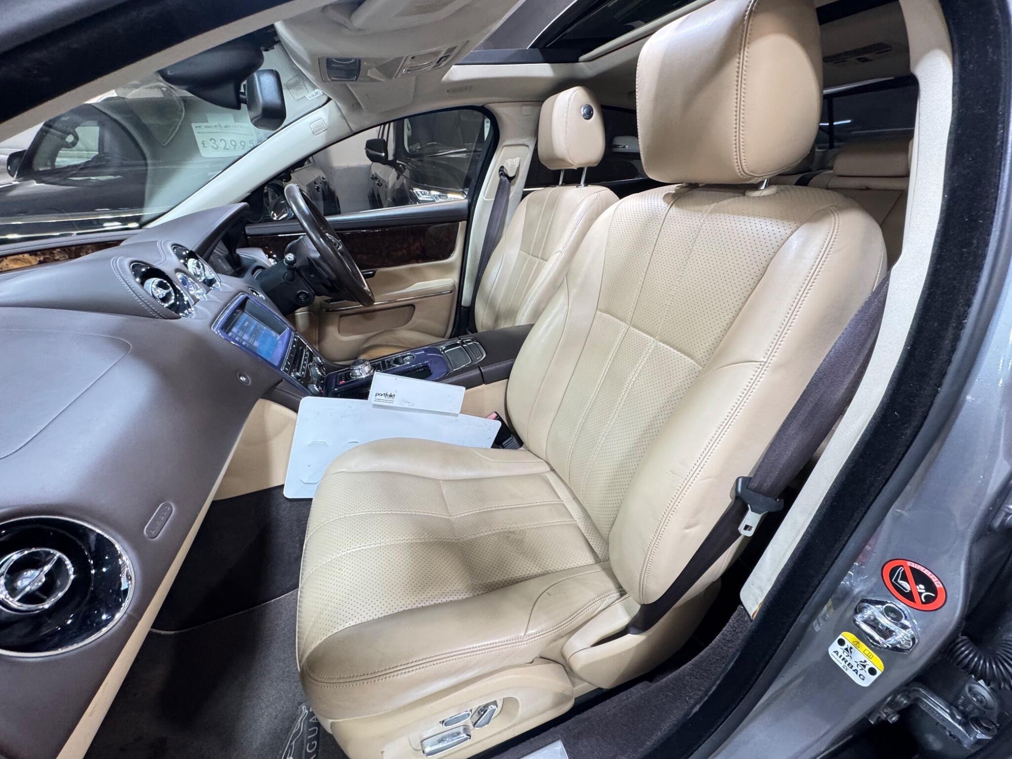 Jaguar XJ - Image 10