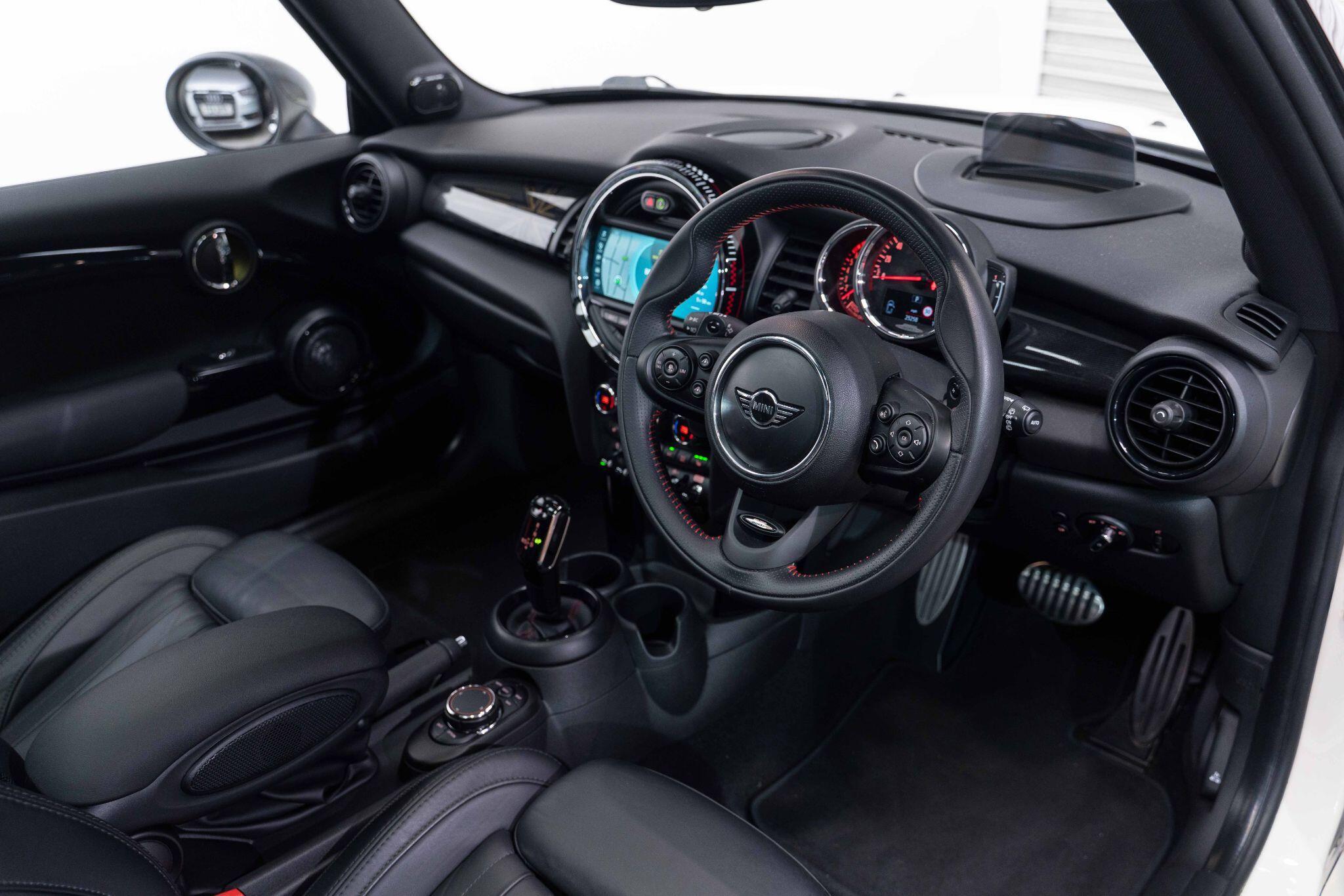 MINI Hatch - Image 10