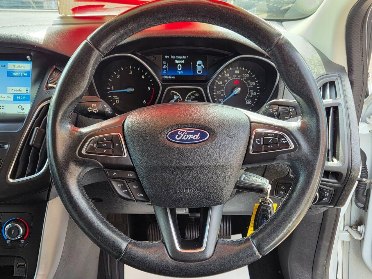 Ford Focus - Image 22