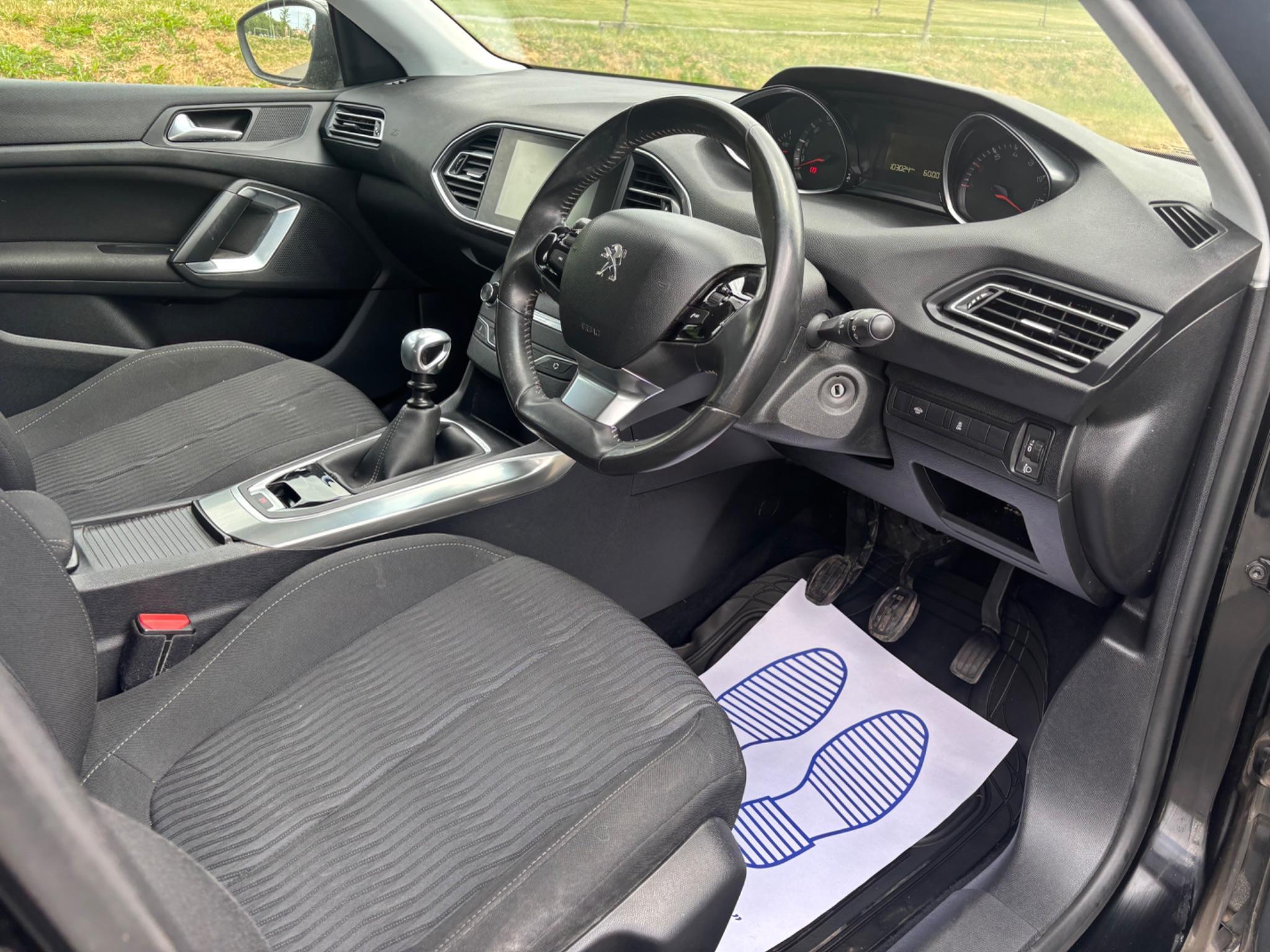 Peugeot 308 - Image 17