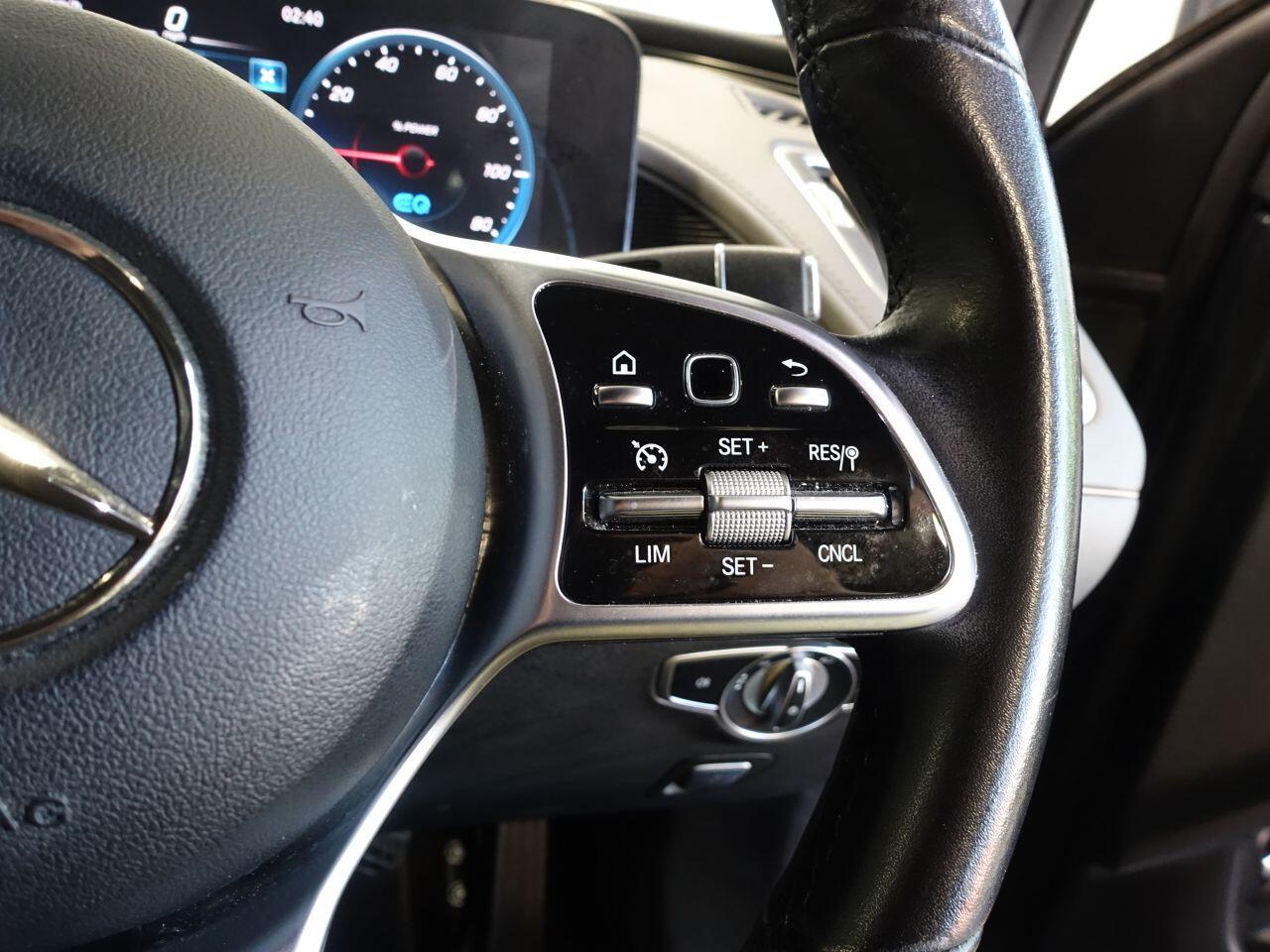 Mercedes Eqc - Image 20
