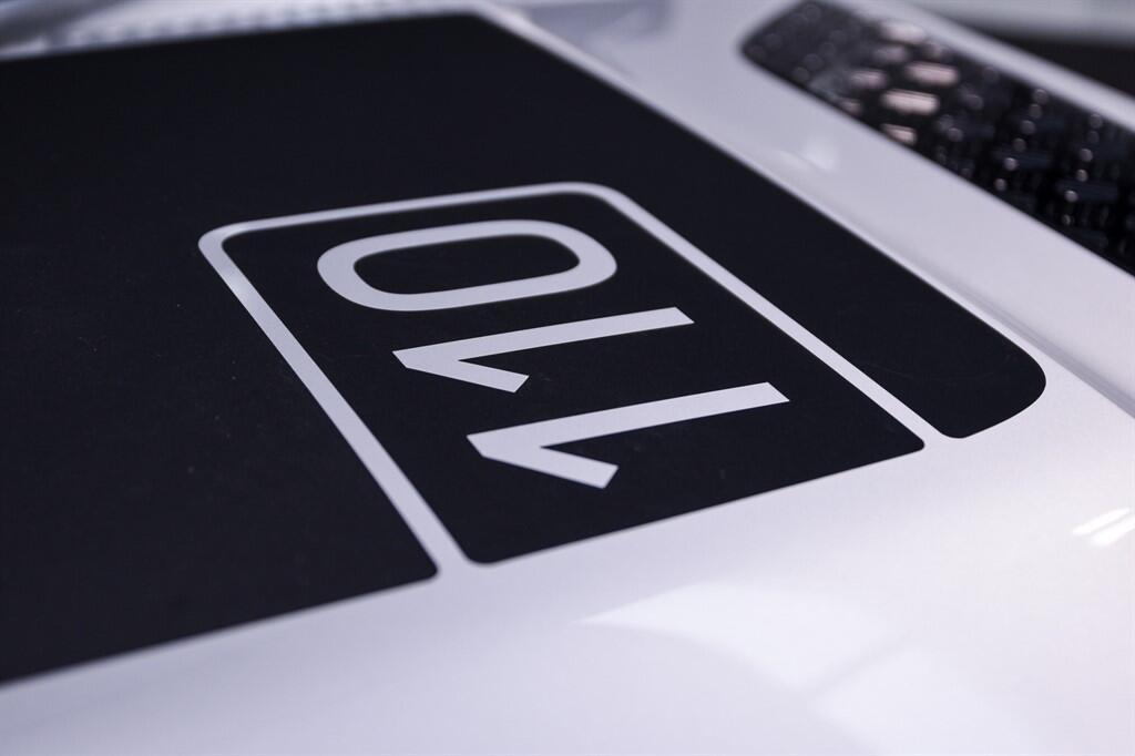 Land Rover Defender 110 - Image 13