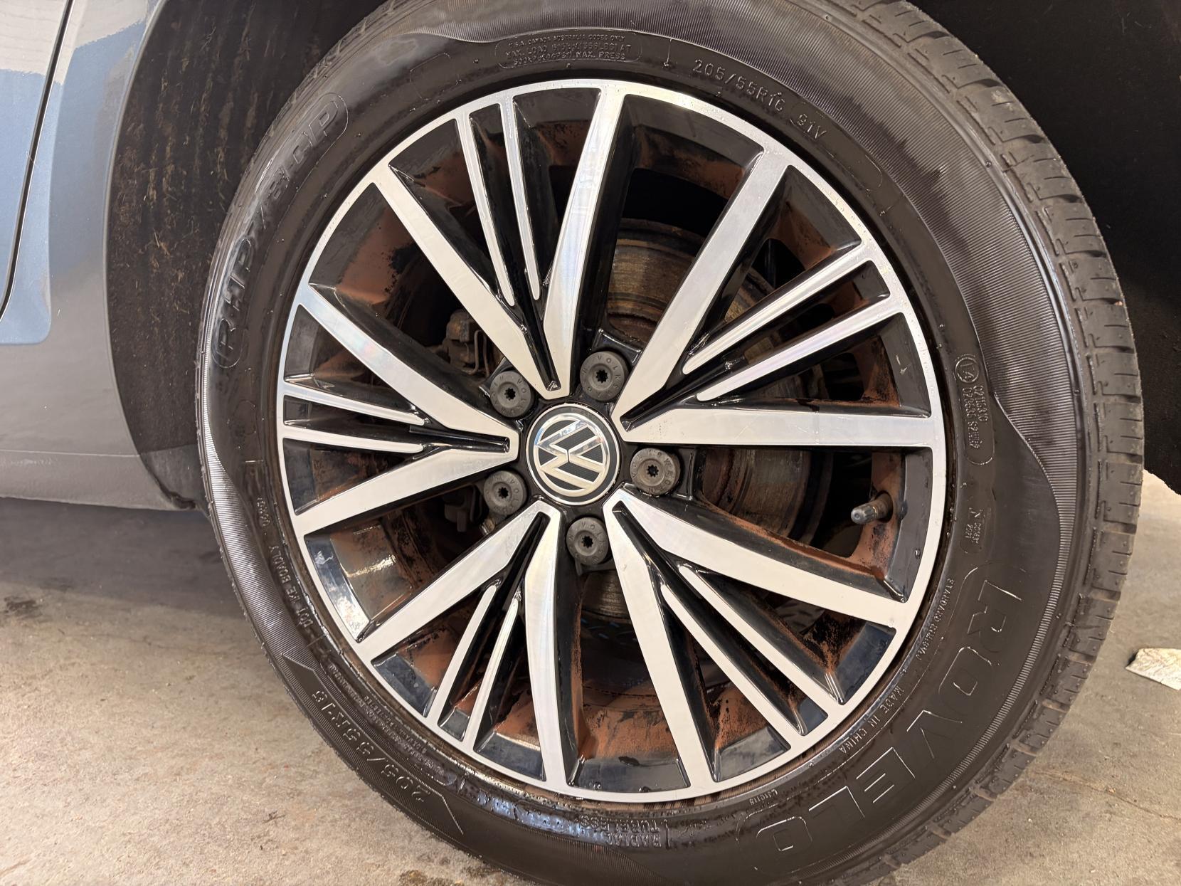 Volkswagen Golf - Image 16