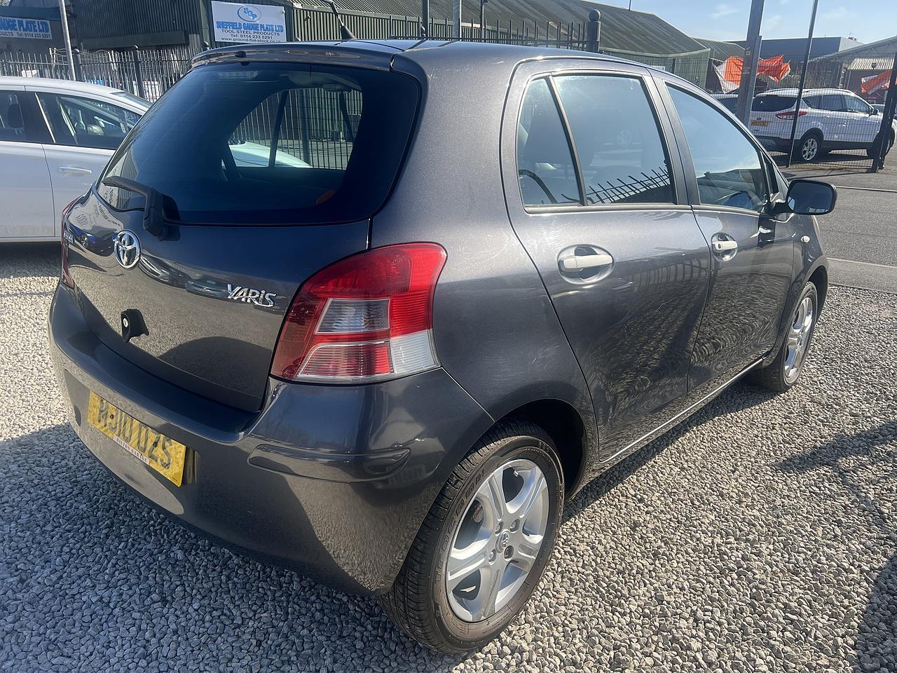 Toyota Yaris - Image 6