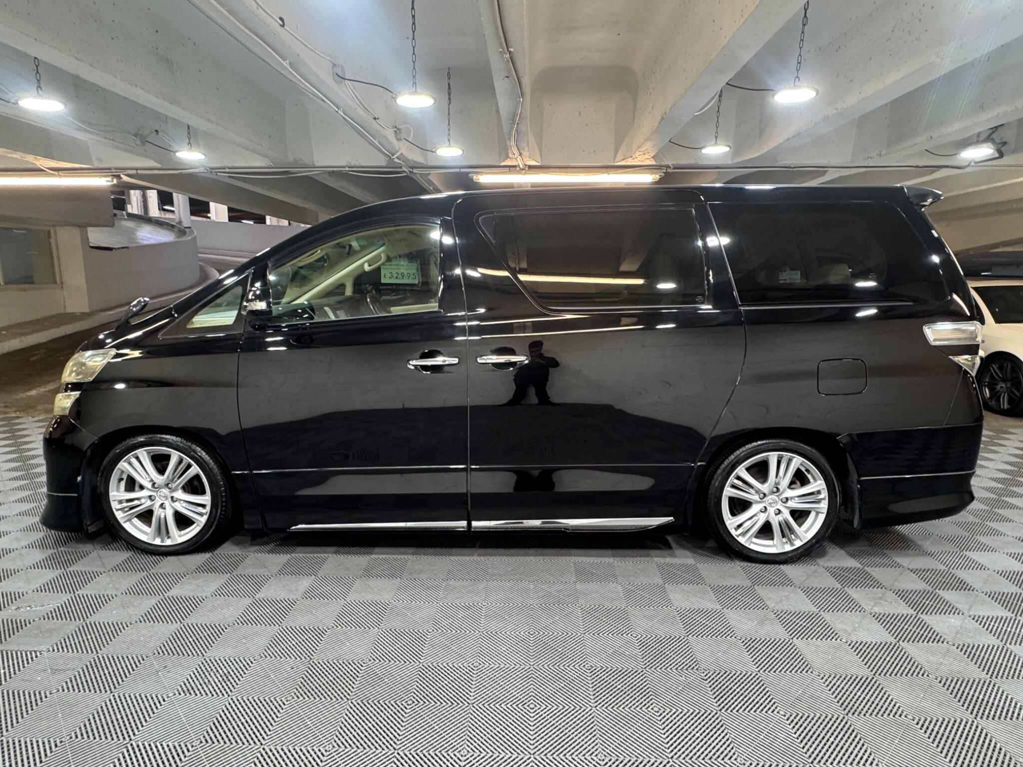 Toyota Vellfire - Image 2