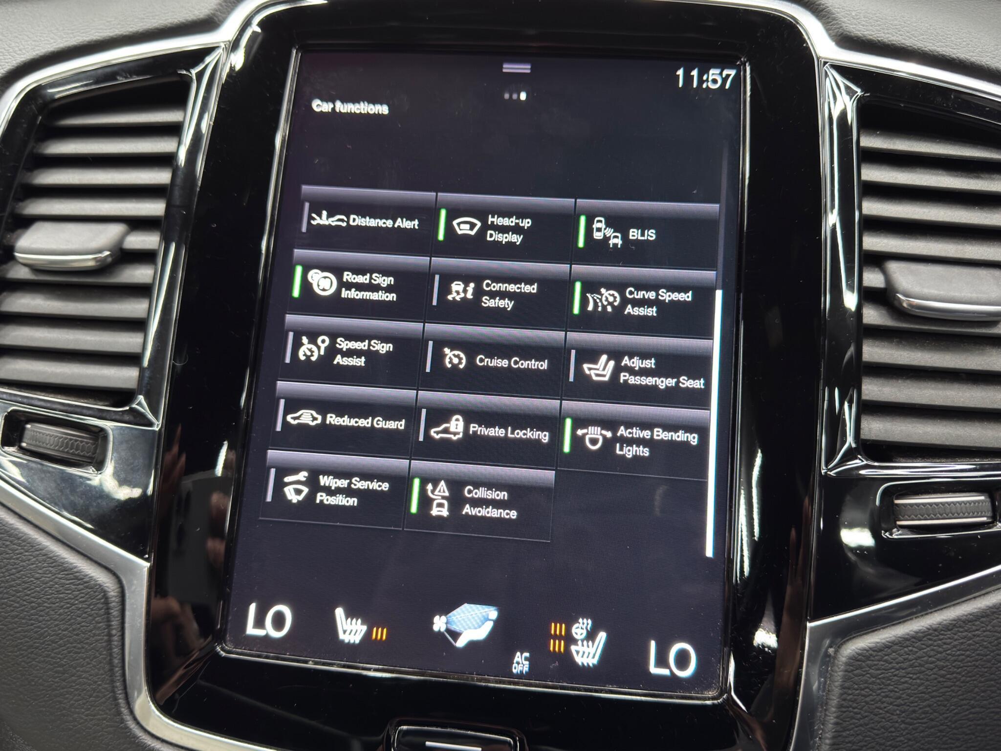 Volvo XC90 - Image 36