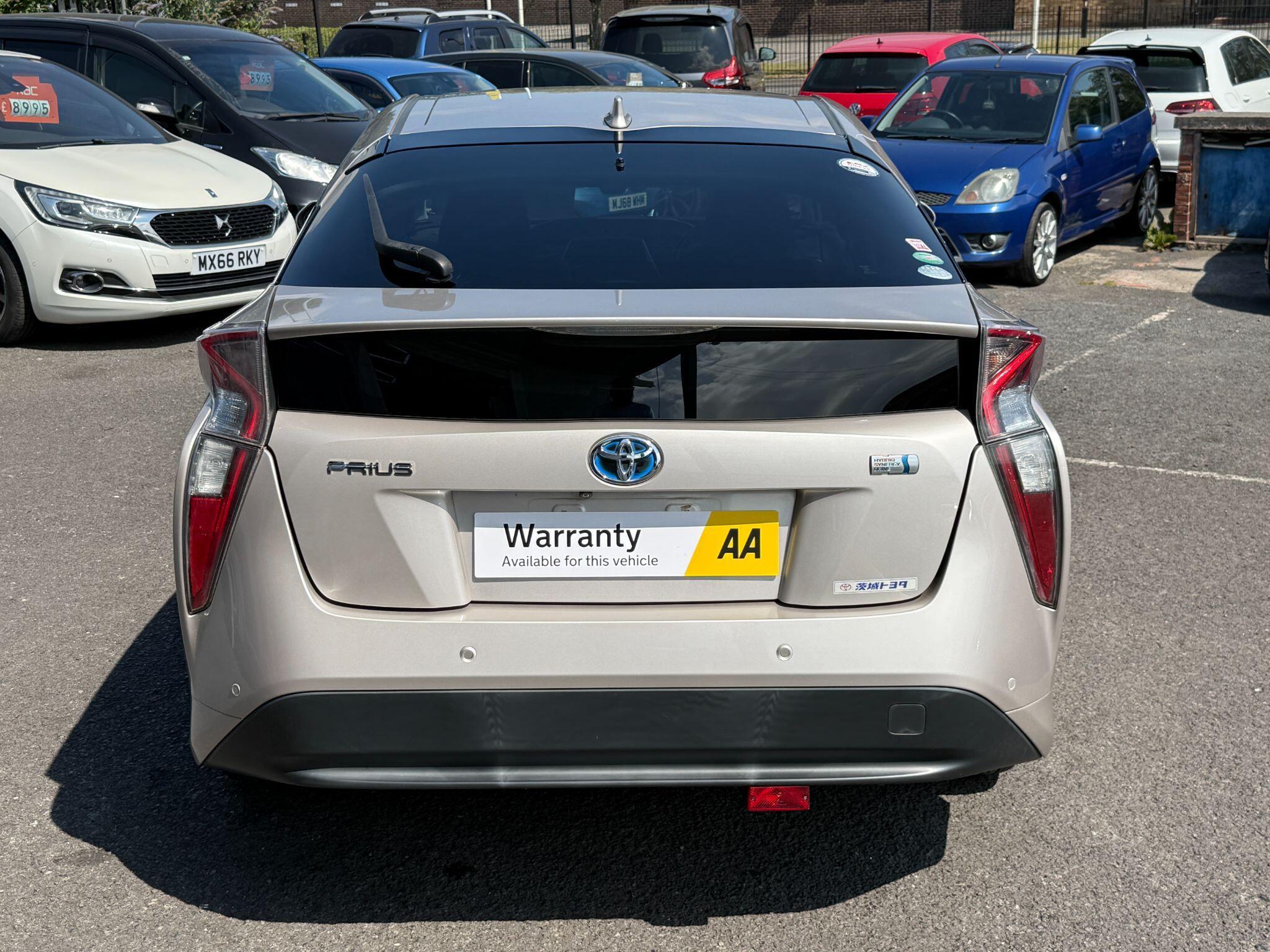 Toyota Prius - Image 19