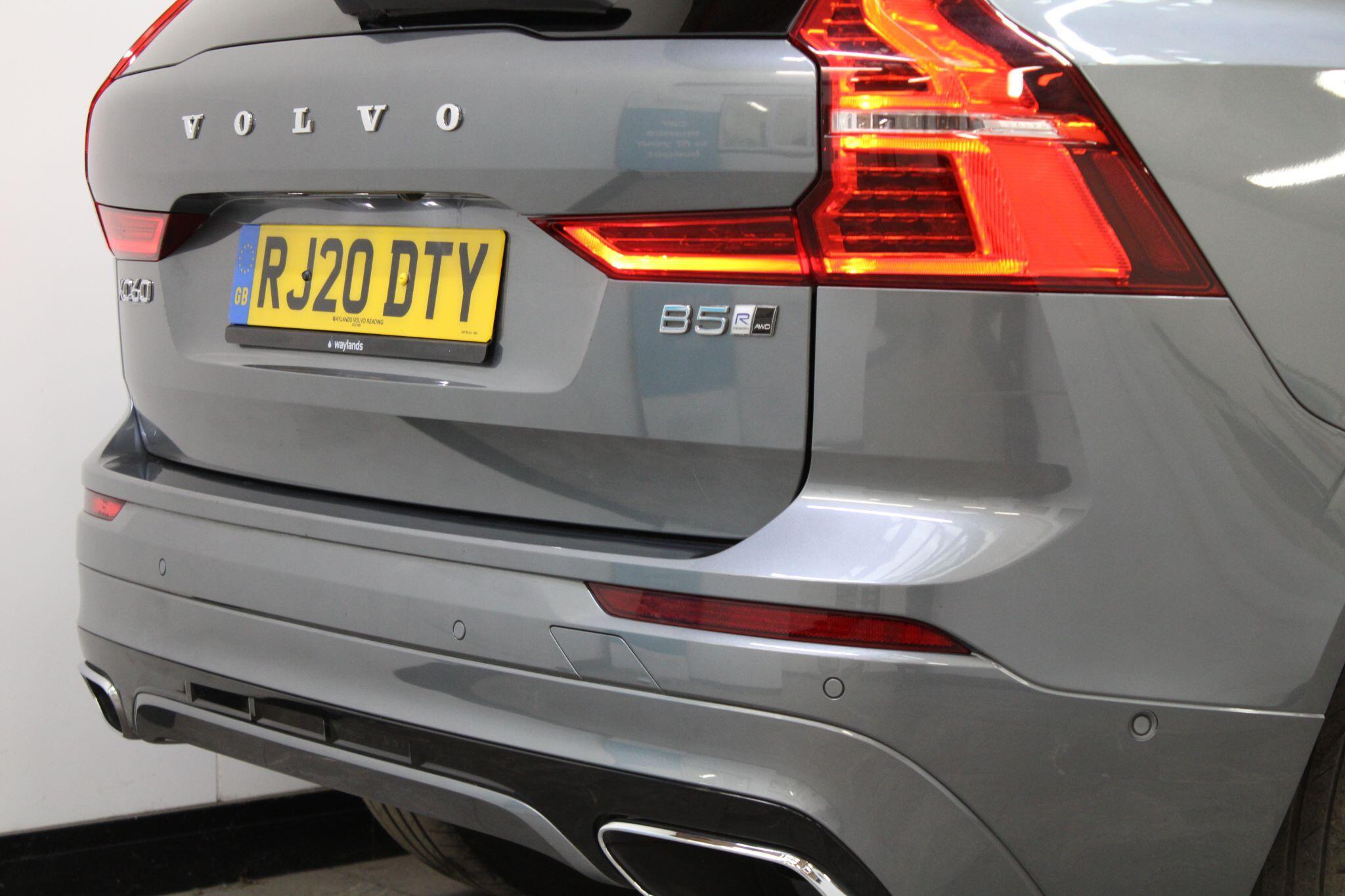 Volvo XC60 - Image 11
