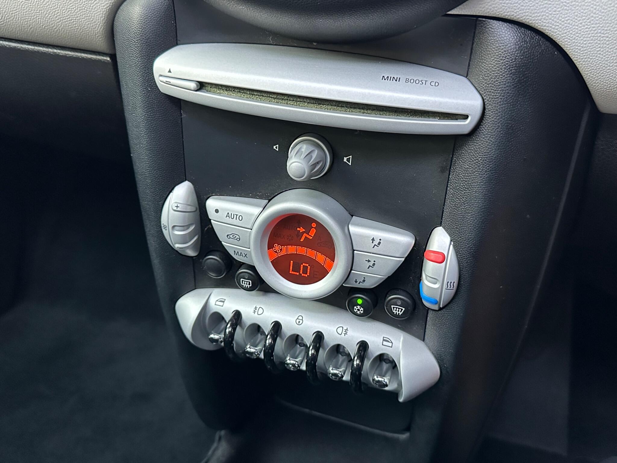 MINI Hatch - Image 14