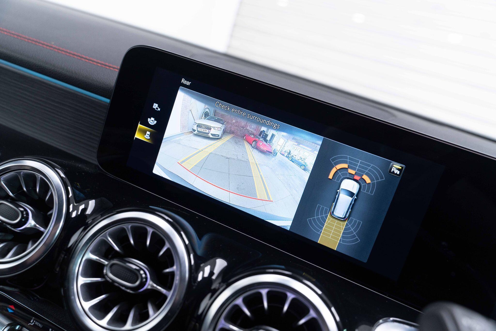 Mercedes Eqb - Image 34