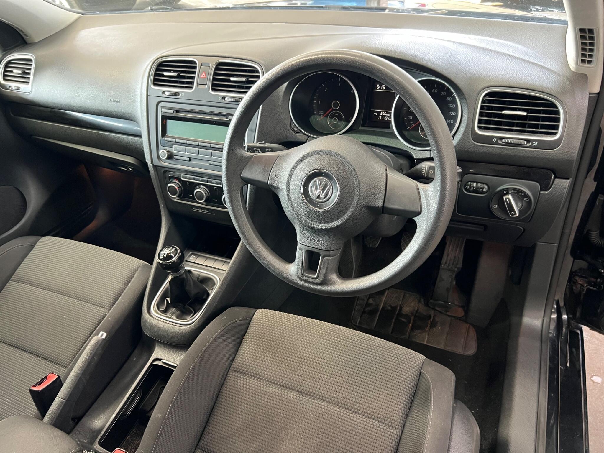 Volkswagen Golf - Image 27