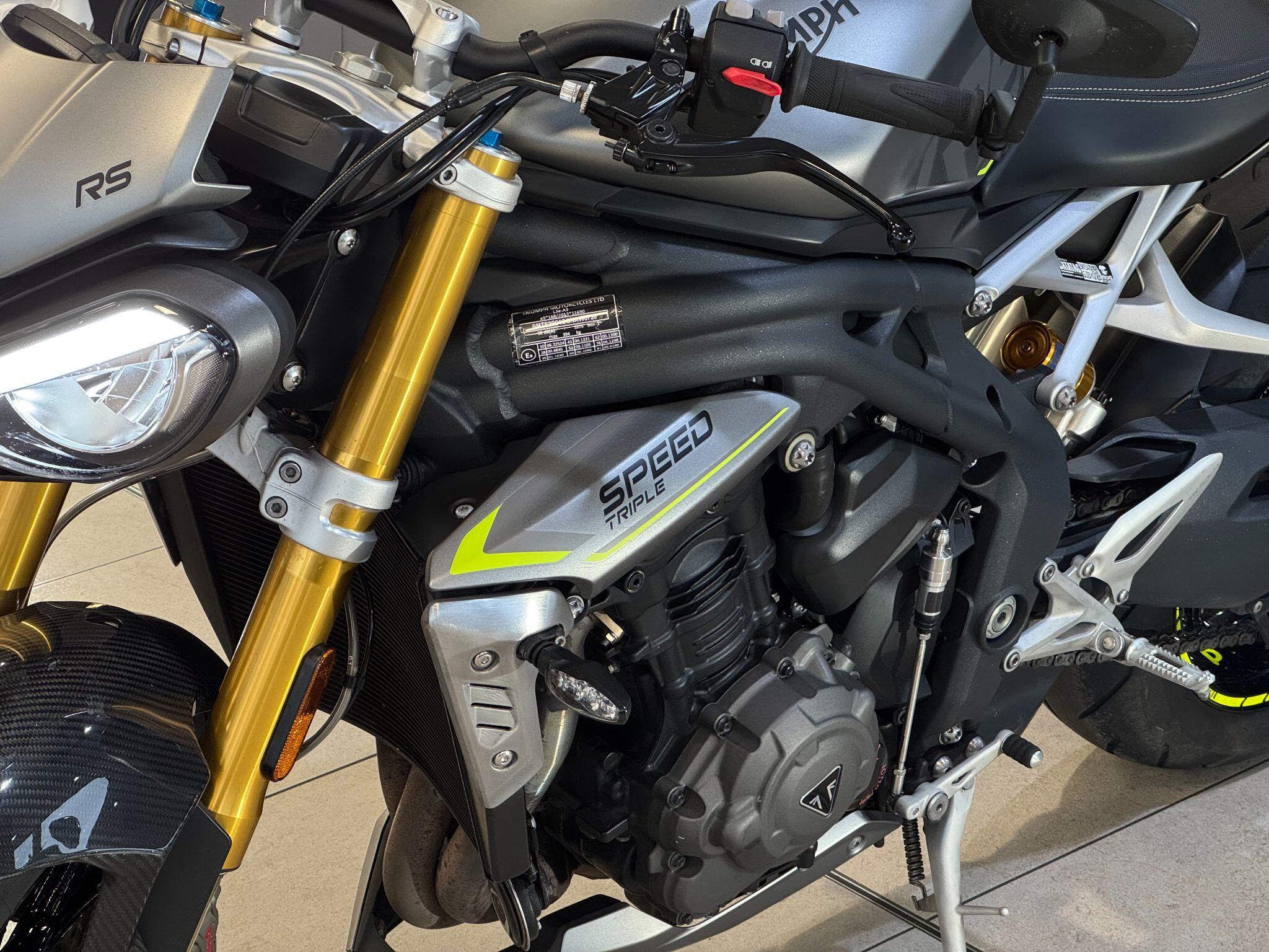 Triumph Speed Triple 1200 - Image 11